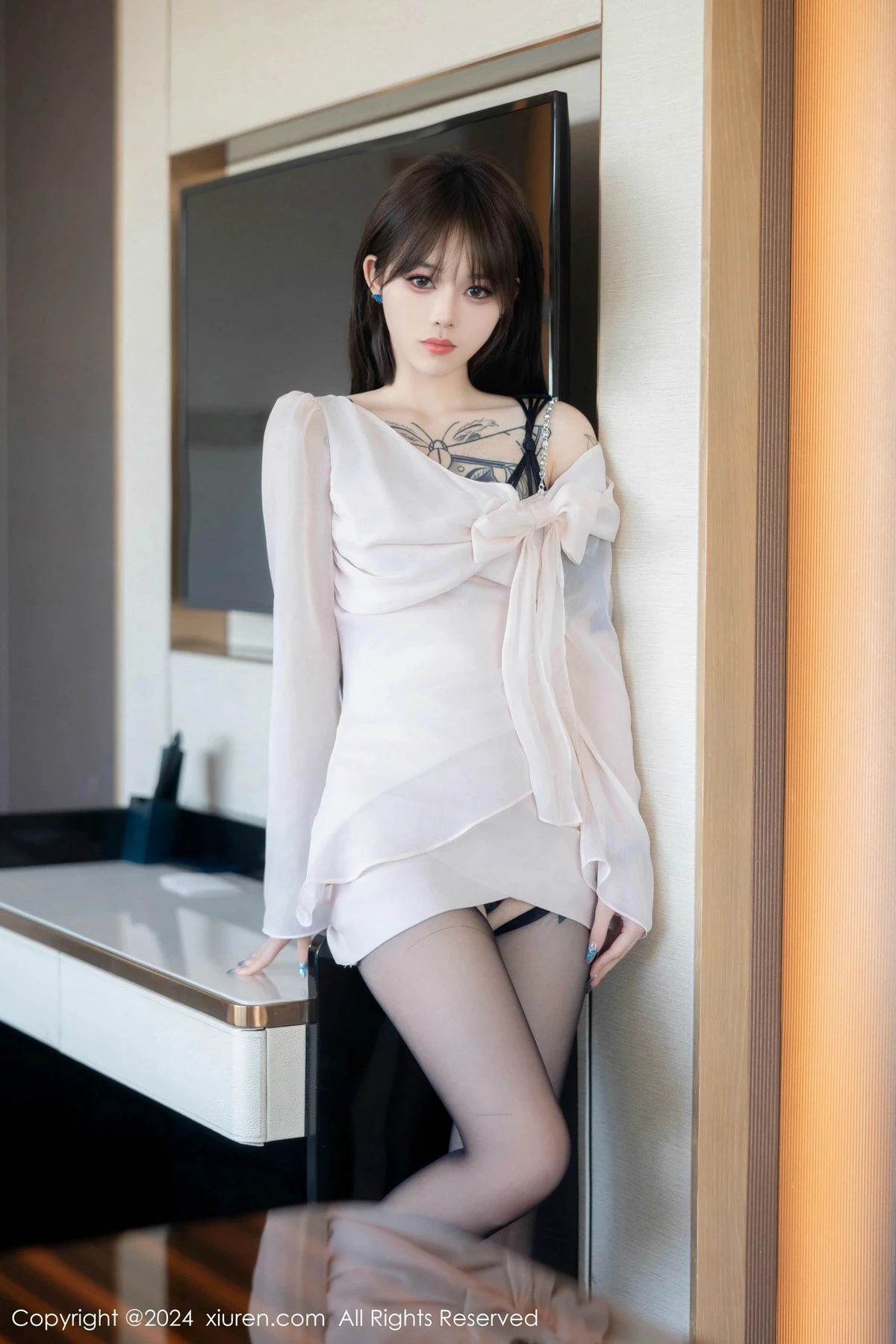 [XiuRen秀人网] 2024.05.24 No.8591 奶瓶. 黑丝美腿 [85P] NO.8