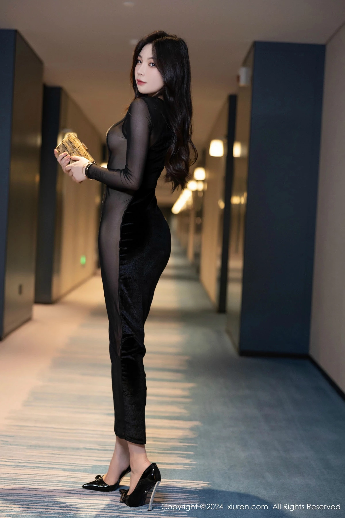 [XiuRen秀人网] 2024.05.24 No.8598 徐莉芝Booty 美腿性感 [90P] NO.8