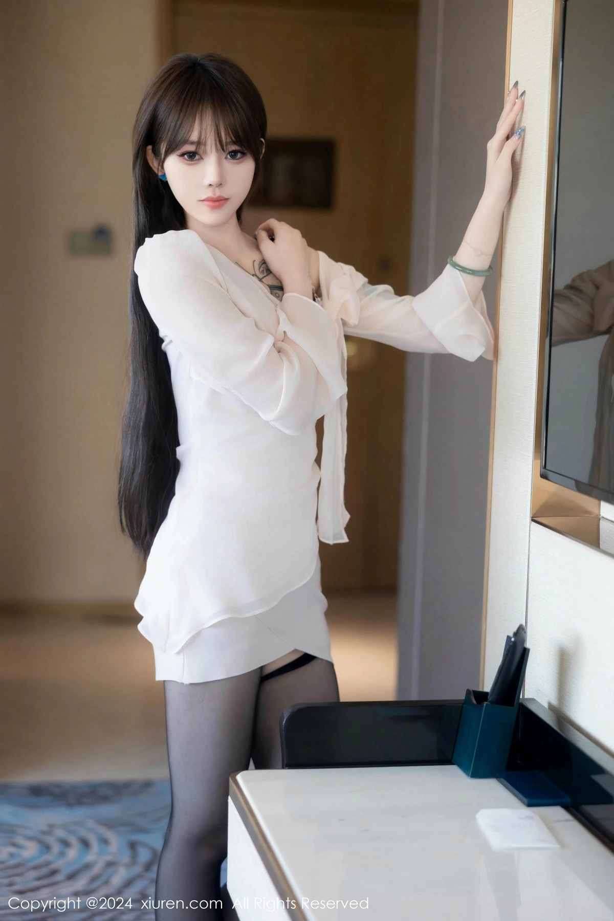 [XiuRen秀人网] 2024.05.24 No.8591 奶瓶. 黑丝美腿 [85P] NO.2