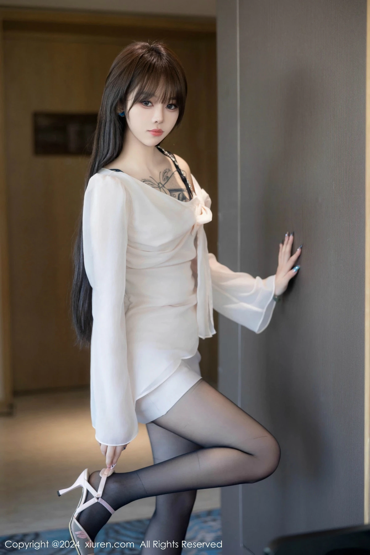 [XiuRen秀人网] 2024.05.24 No.8591 奶瓶. 黑丝美腿 [85P] NO.1