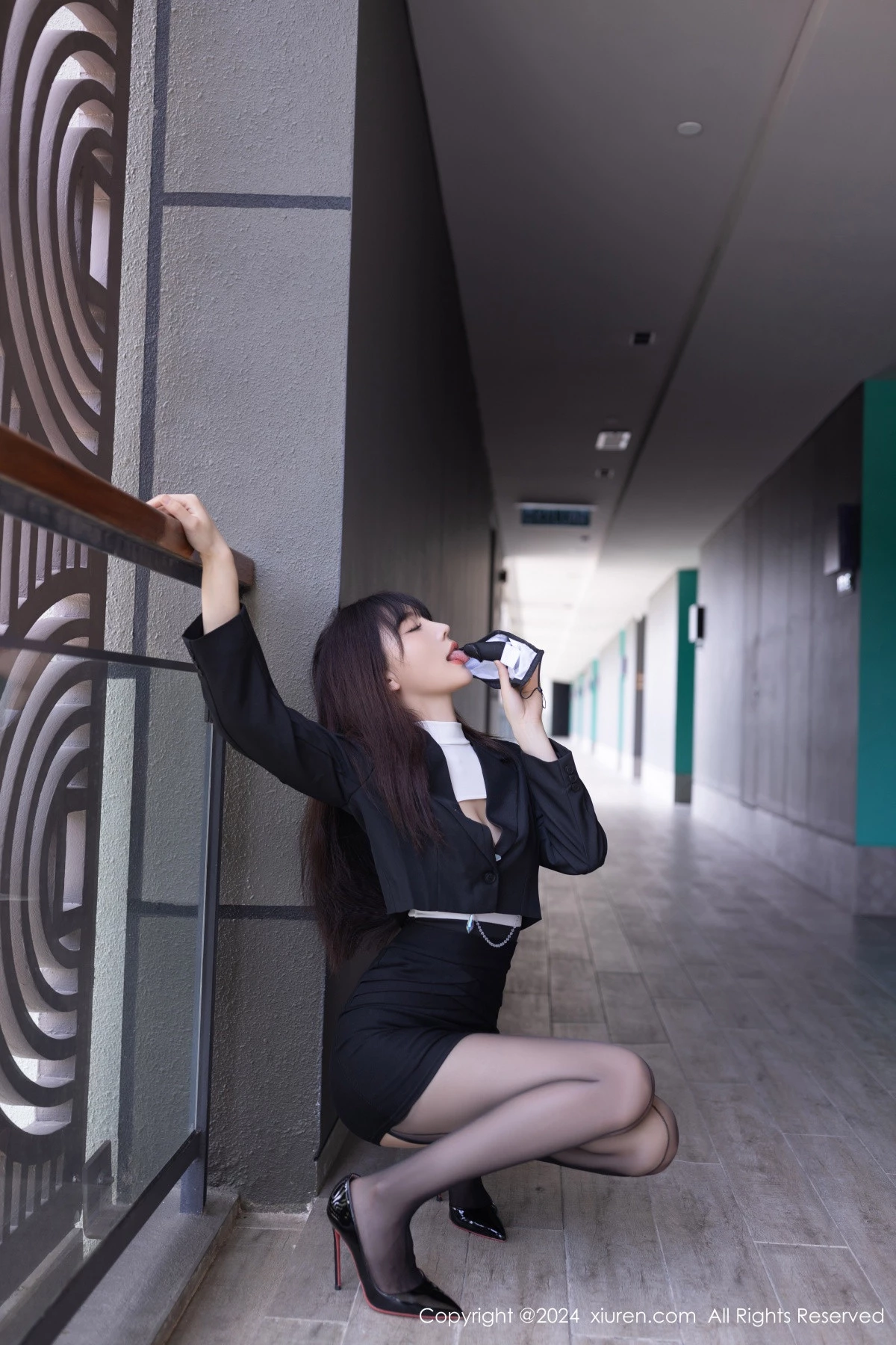 [XiuRen秀人网] 2024.05.30 No.8627 陆萱萱 黑丝美腿 [80P] NO.4