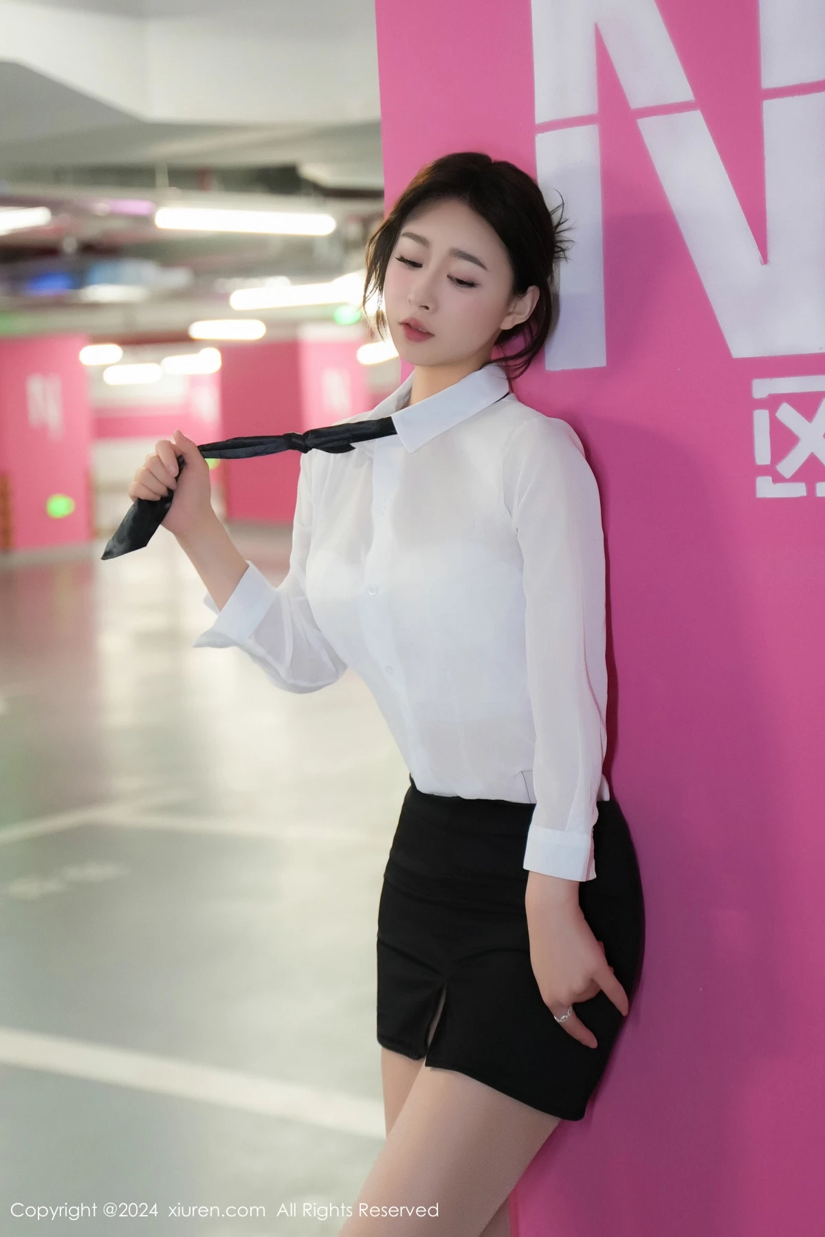 [XiuRen秀人网] 2024.05.29 No.8613 软糖爱喝奶 丝袜美腿 [68P] NO.10