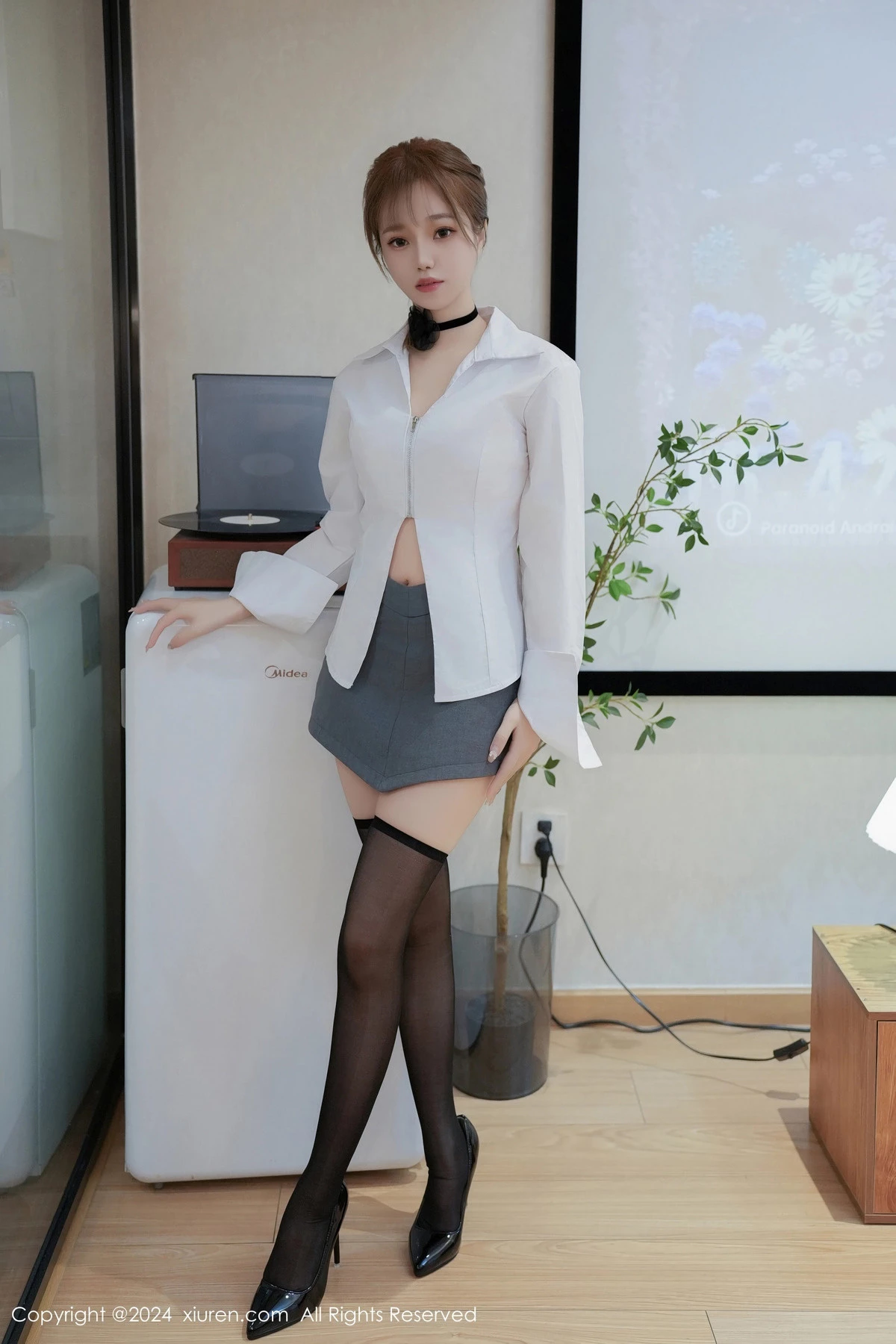 [XiuRen秀人网] 2024.05.28 No.8609 甜白酱 黑丝美腿 [84P] NO.8