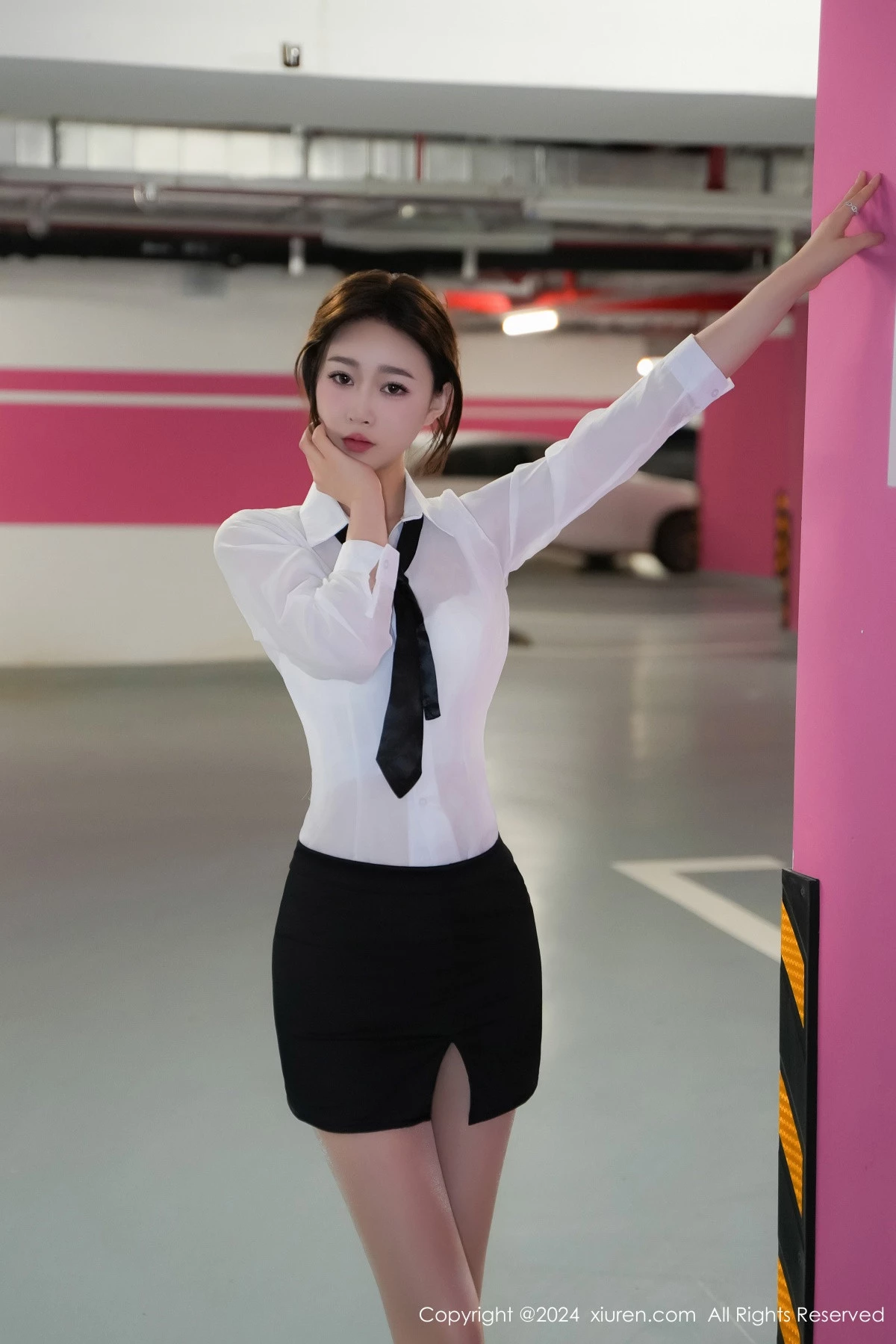 [XiuRen秀人网] 2024.05.29 No.8613 软糖爱喝奶 丝袜美腿 [68P] NO.9