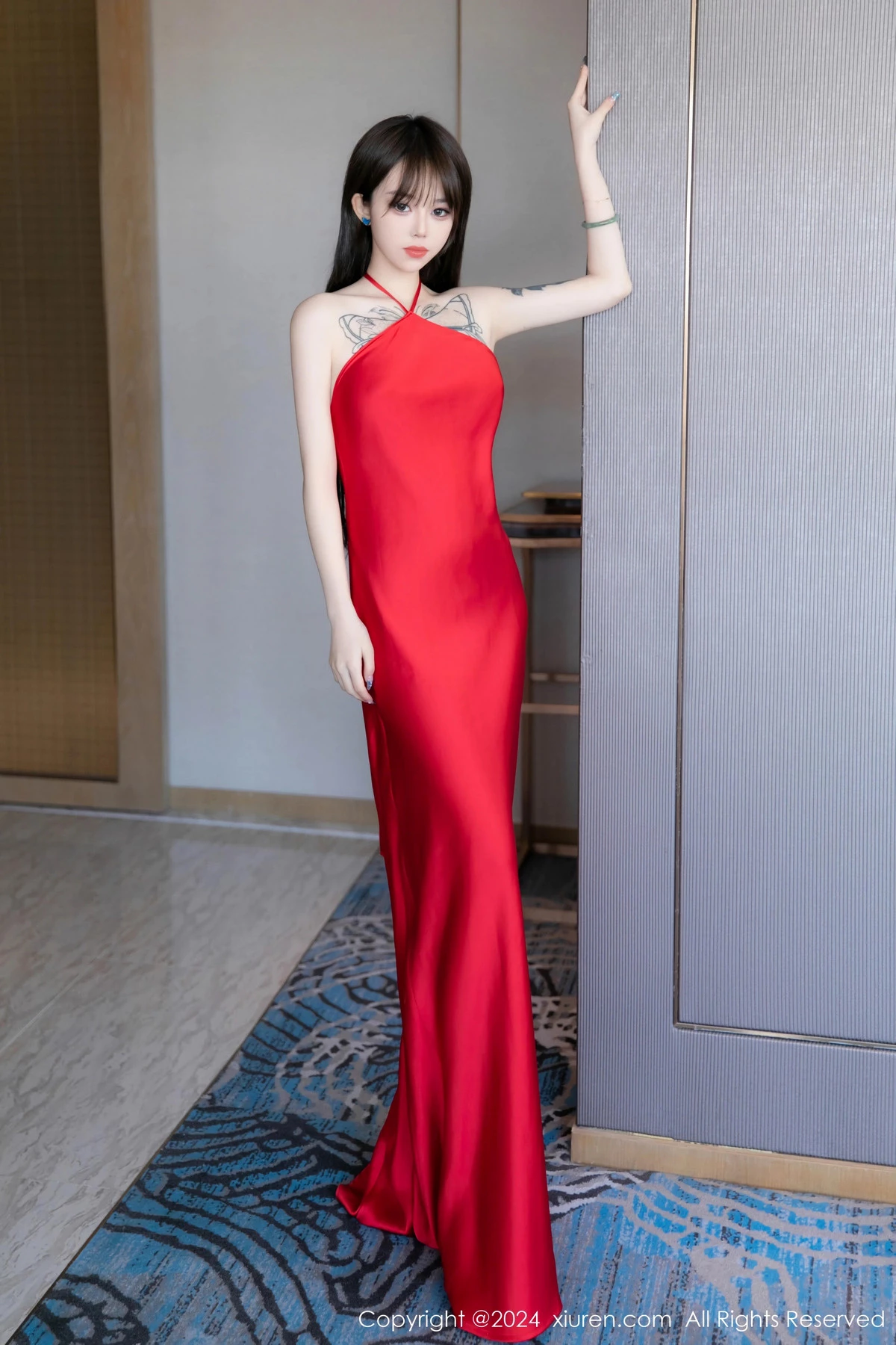 [XiuRen秀人网] 2024.05.31 No.8630 奶瓶. 长裙美腿 [90P] NO.1