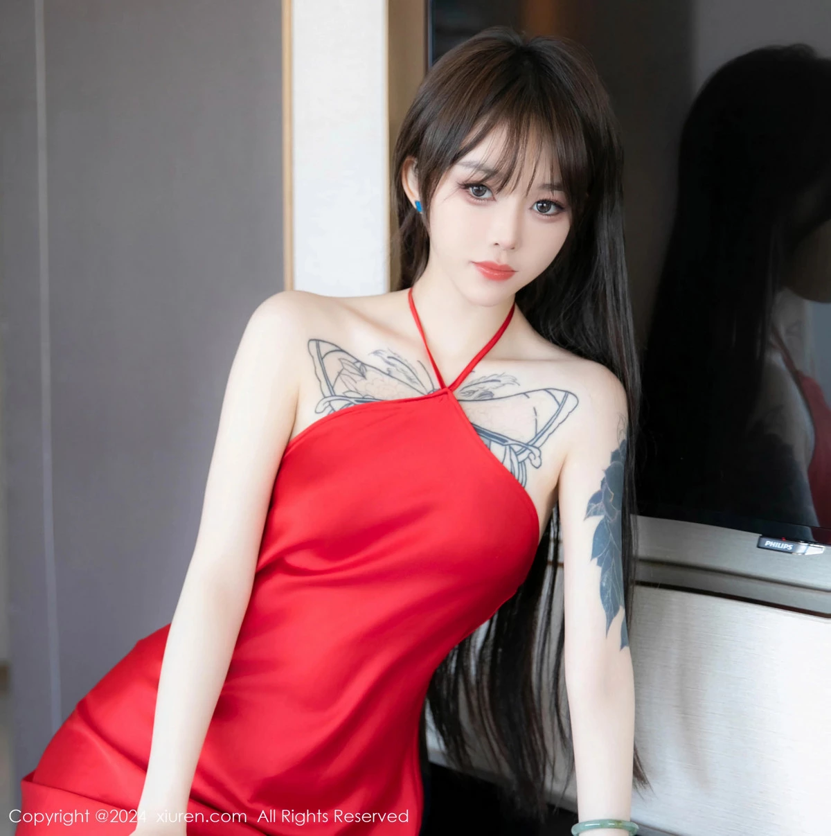 [XiuRen秀人网] 2024.05.31 No.8630 奶瓶. 长裙美腿 [90P] NO.9