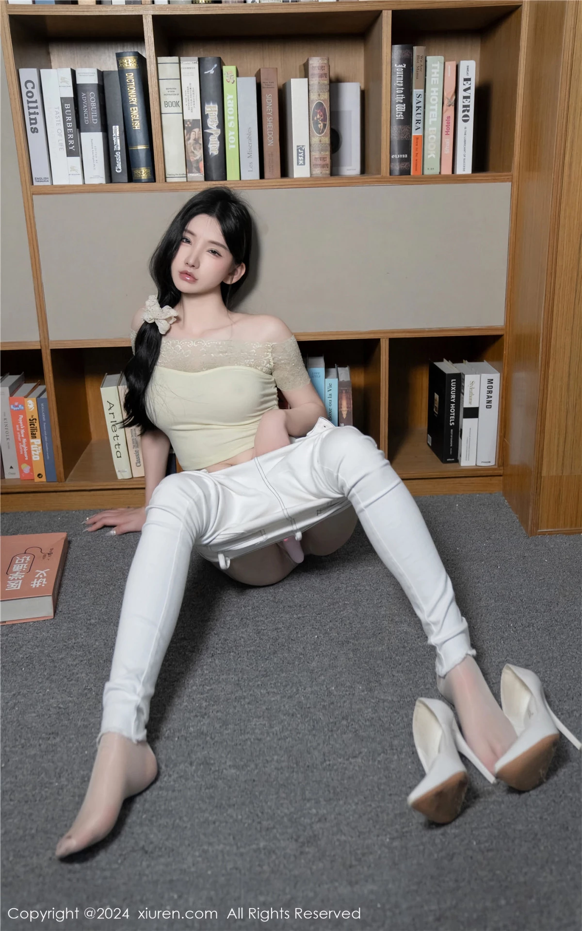 [XiuRen秀人网] 2024.05.31 No.8633 周于希Sally 图书馆美臀 [91P] NO.6