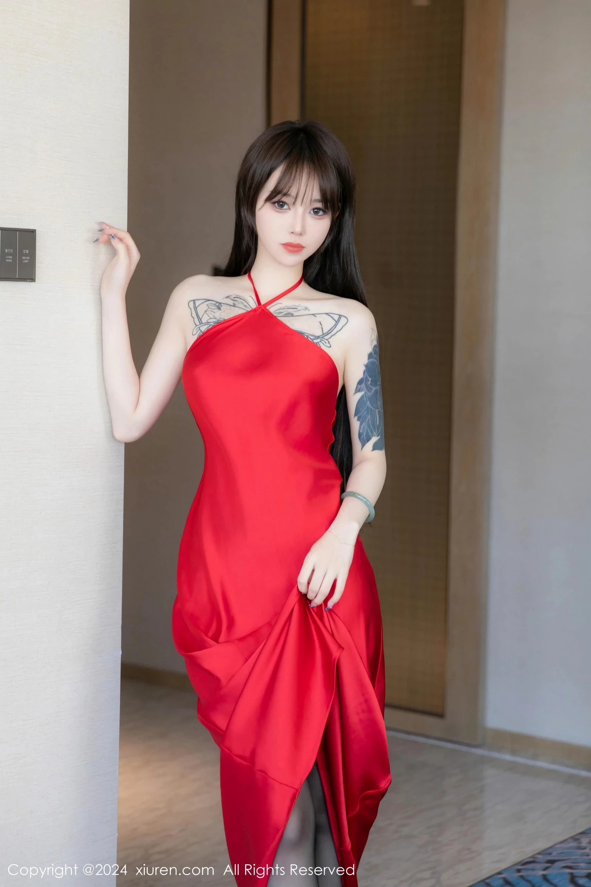 [XiuRen秀人网] 2024.05.31 No.8630 奶瓶. 长裙美腿 [90P] NO.2