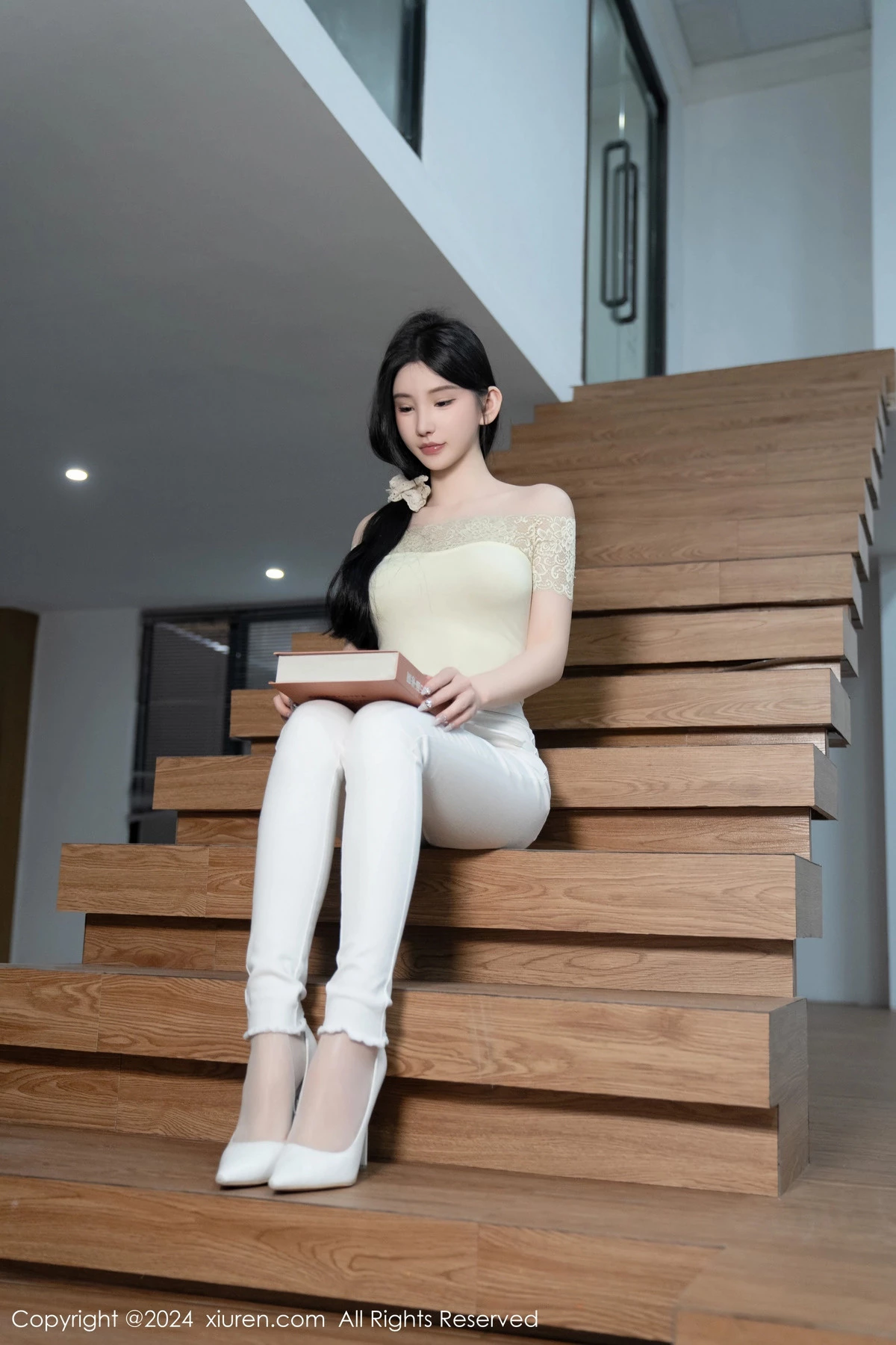 [XiuRen秀人网] 2024.05.31 No.8633 周于希Sally 图书馆美臀 [91P] NO.9