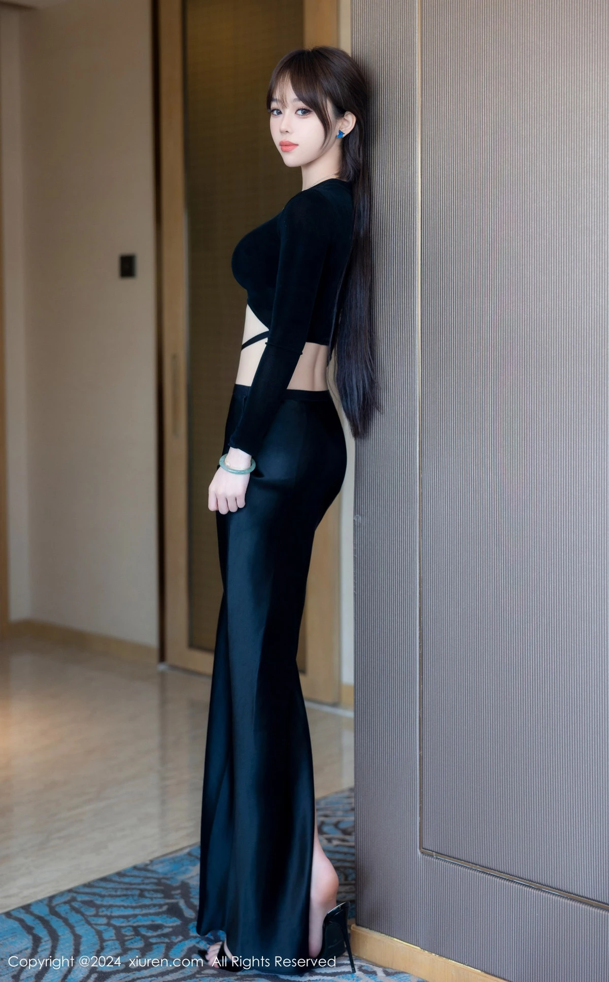 [XiuRen秀人网] 2024.06.06 No.8661 奶瓶. 美腿性感 [83P] NO.9