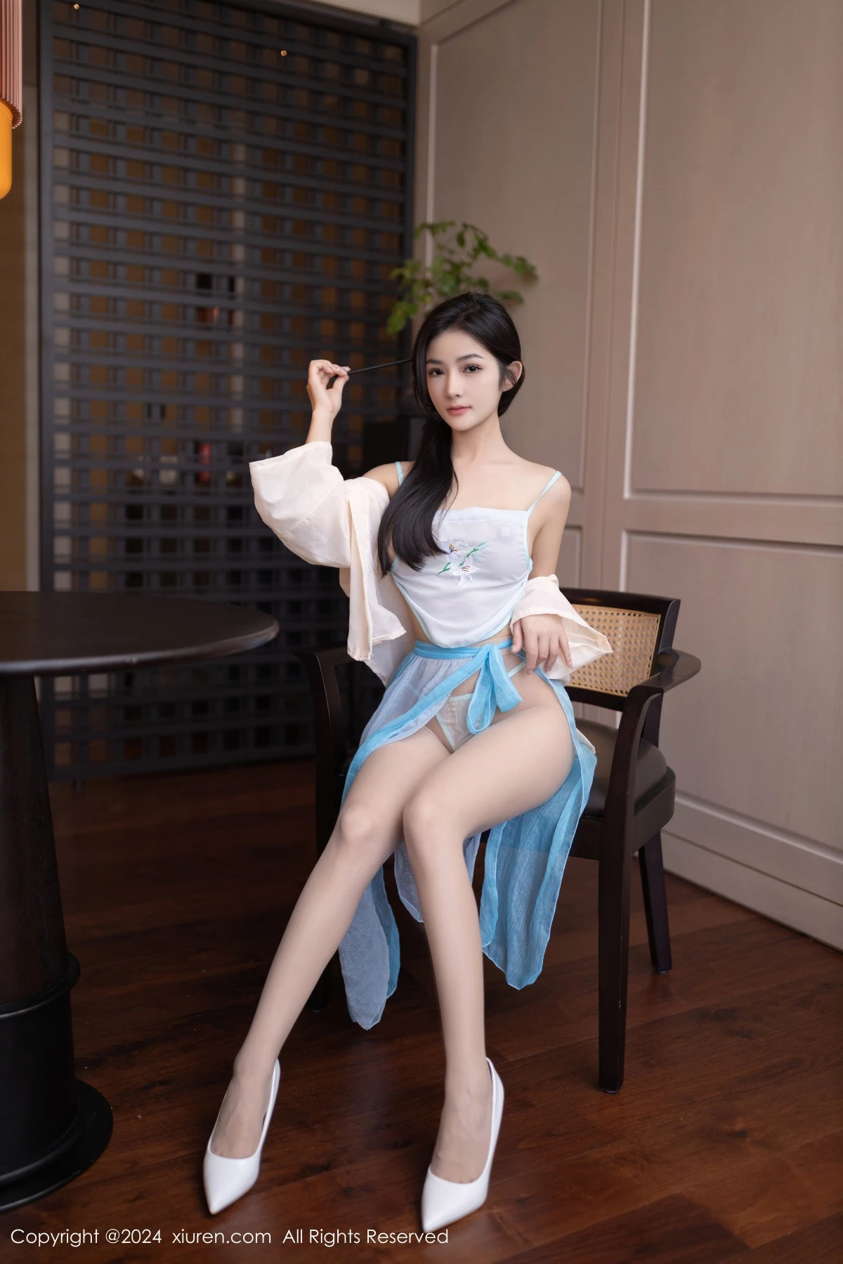 [XiuRen秀人网] 2024.06.12 No.8691 谭小灵 丝袜美腿 [80P] NO.4