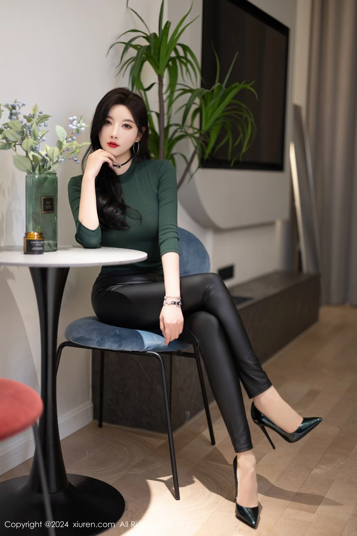 [XiuRen秀人网] 2024.06.14 No.8707 杨晨晨Yome 丝袜美腿 [90P] NO.1