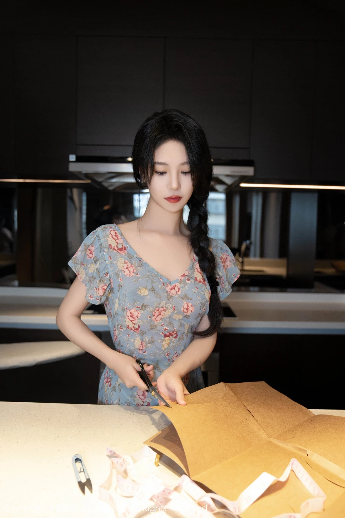 [XiuRen秀人网] 2024.06.14 No.8704 利世 丝袜美腿 [80P] NO.8