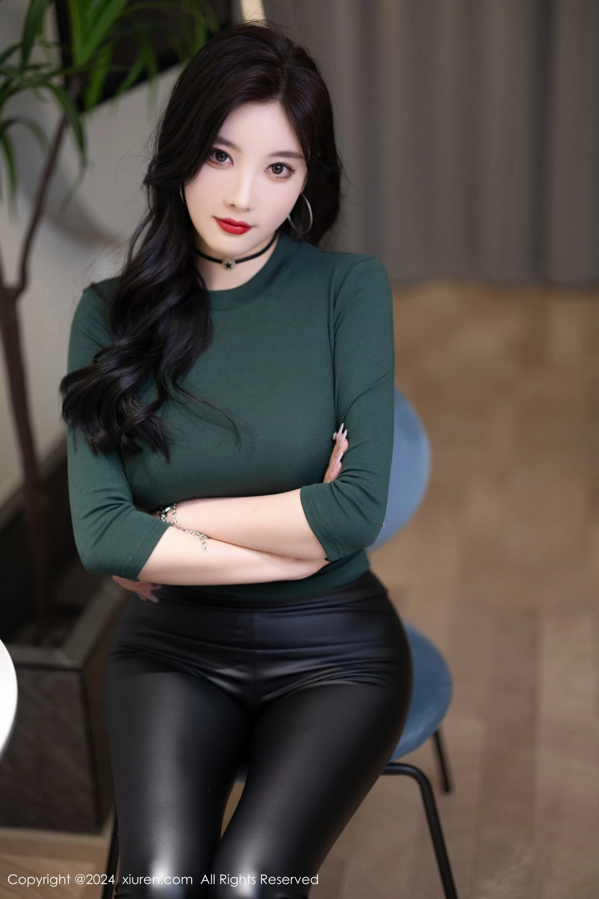 [XiuRen秀人网] 2024.06.14 No.8707 杨晨晨Yome 丝袜美腿 [90P] NO.8