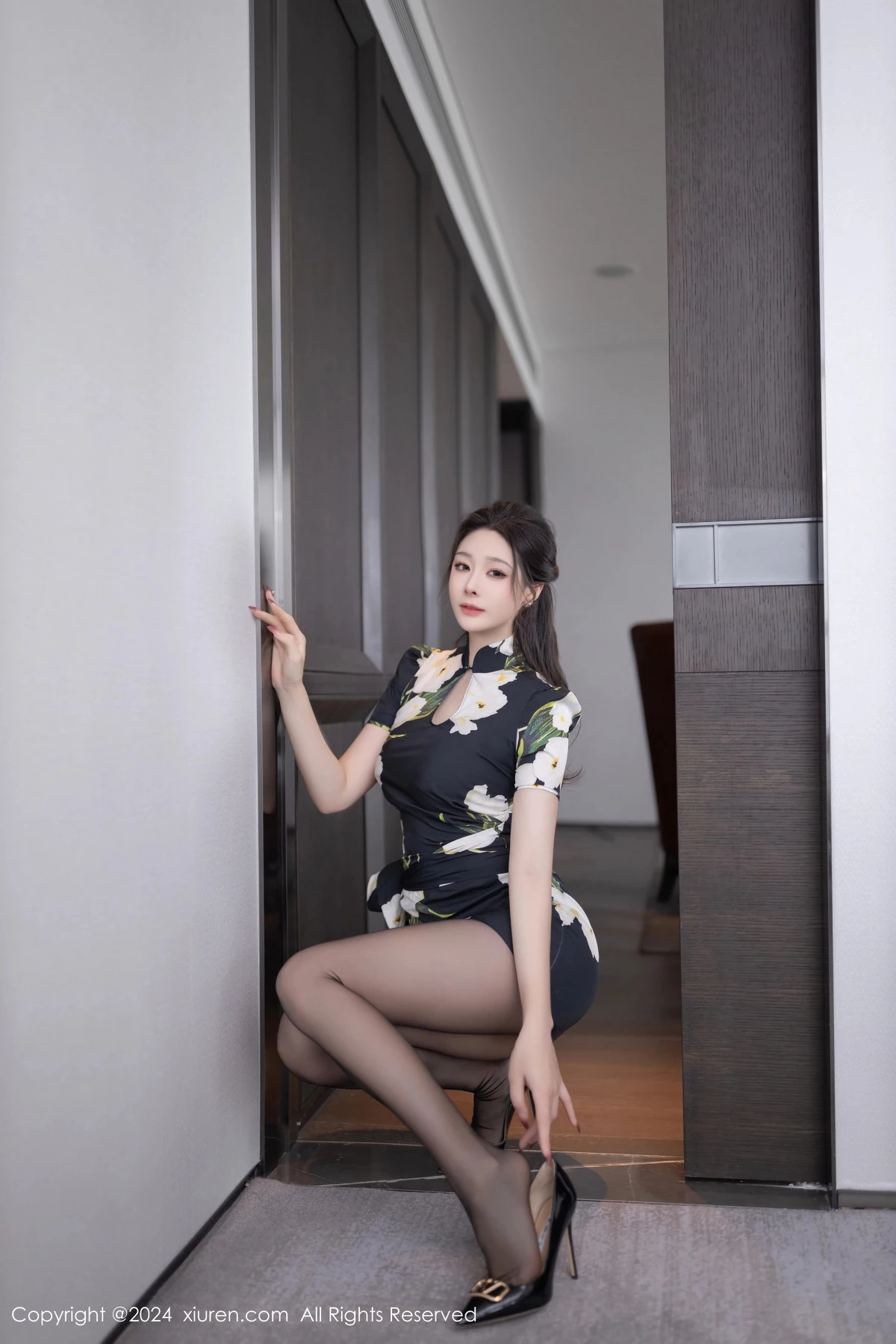 [XiuRen秀人网] 2024.06.27 No.8768 小逗逗 黑丝美腿 [80P] NO.6