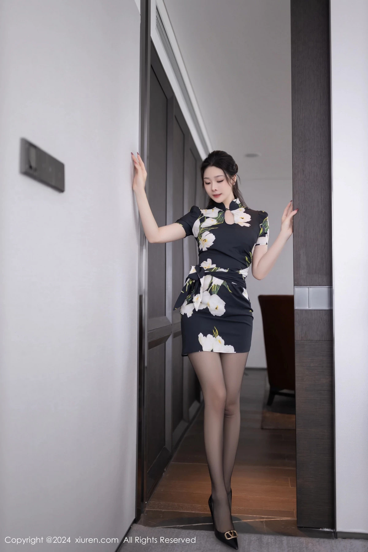 [XiuRen秀人网] 2024.06.27 No.8768 小逗逗 黑丝美腿 [80P] NO.2