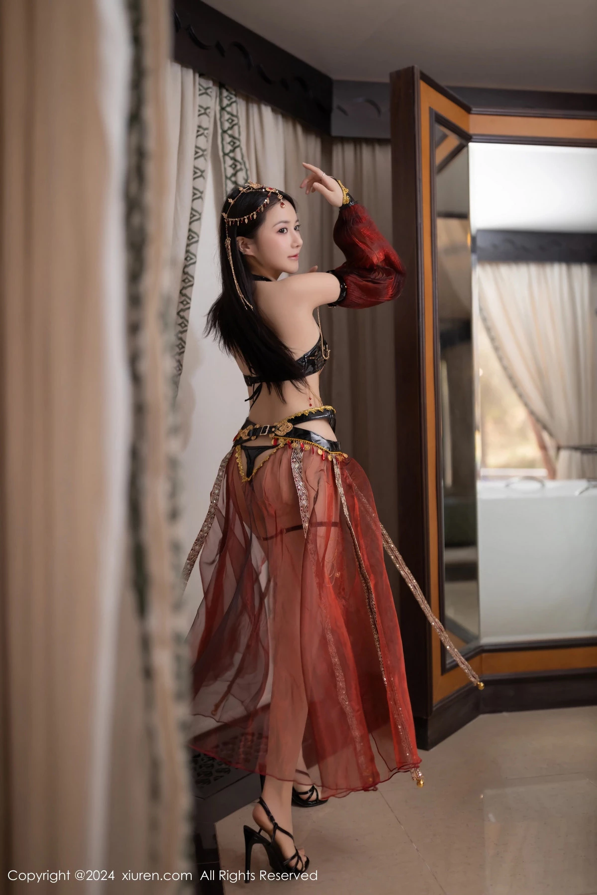 [XiuRen秀人网] 2024.06.28 No.8778 鱼子酱Fish 舞娘装扮 [80P] NO.4