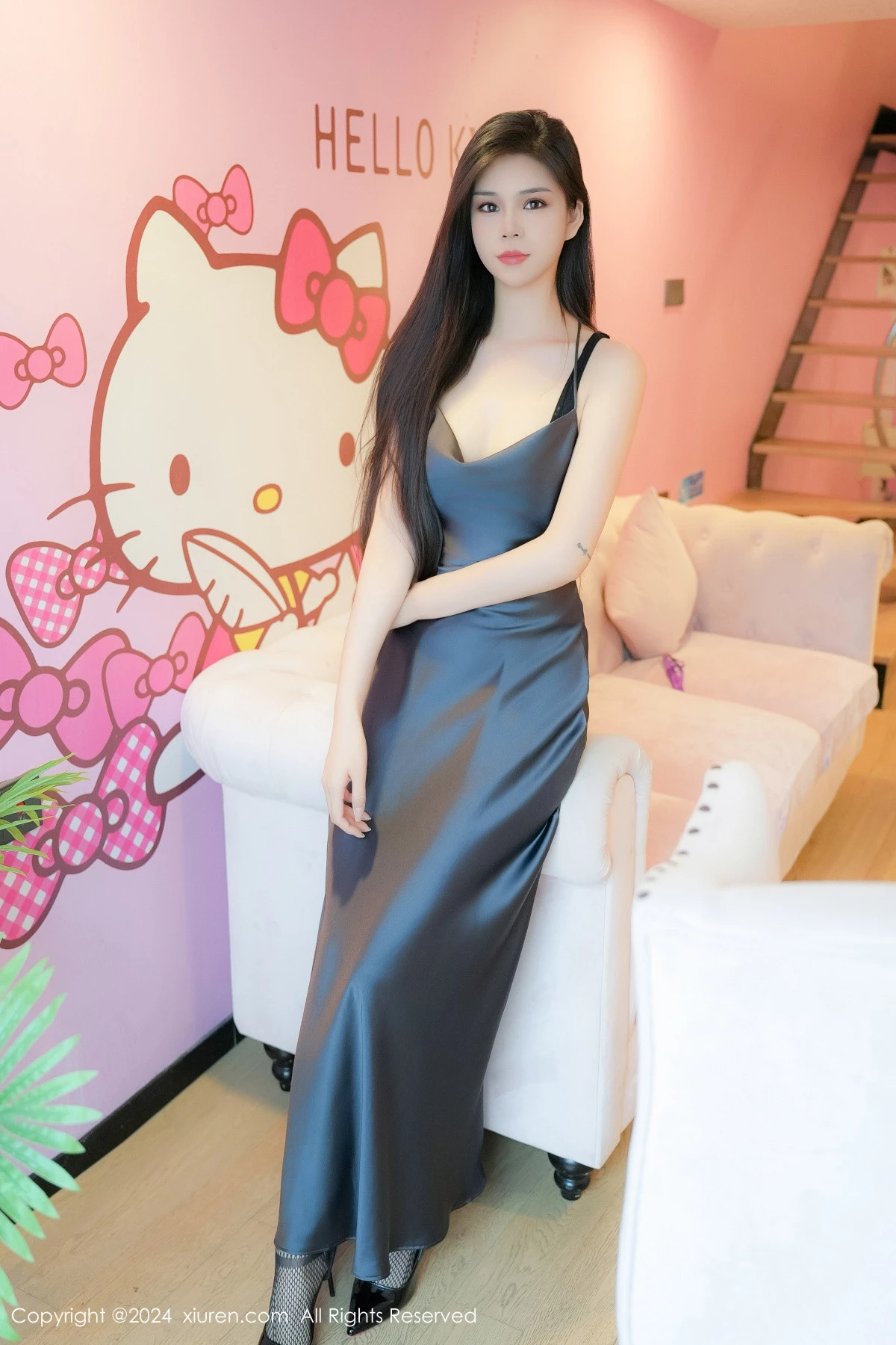 [XiuRen秀人网] 2024.07.03 No.8795 雪糕CiCi 黑丝美腿 [98P] NO.8