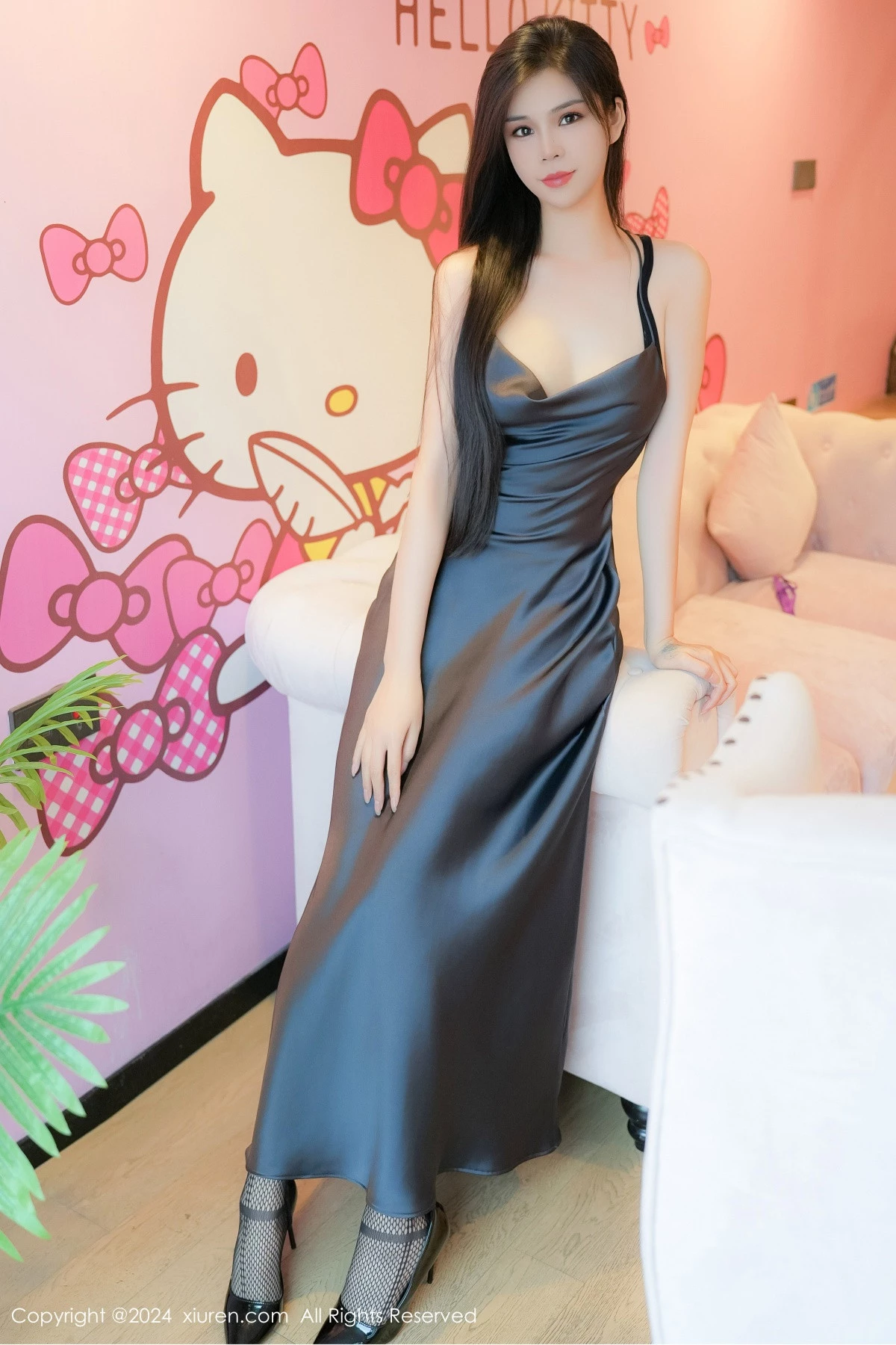 [XiuRen秀人网] 2024.07.03 No.8795 雪糕CiCi 黑丝美腿 [98P] NO.9