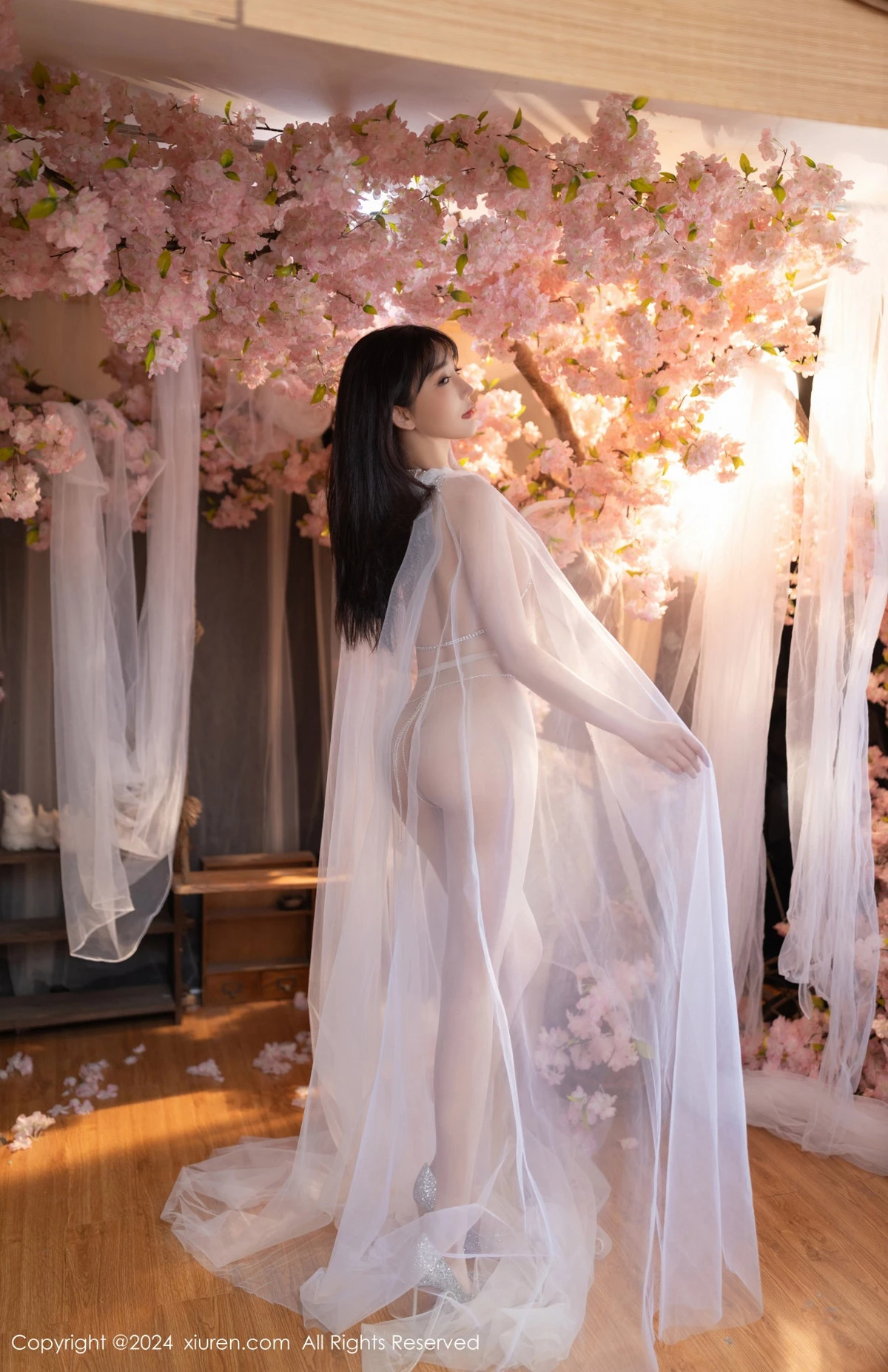 [XiuRen秀人网] 2024.07.04 No.8807 陆萱萱 性感美腿 [80P] NO.2