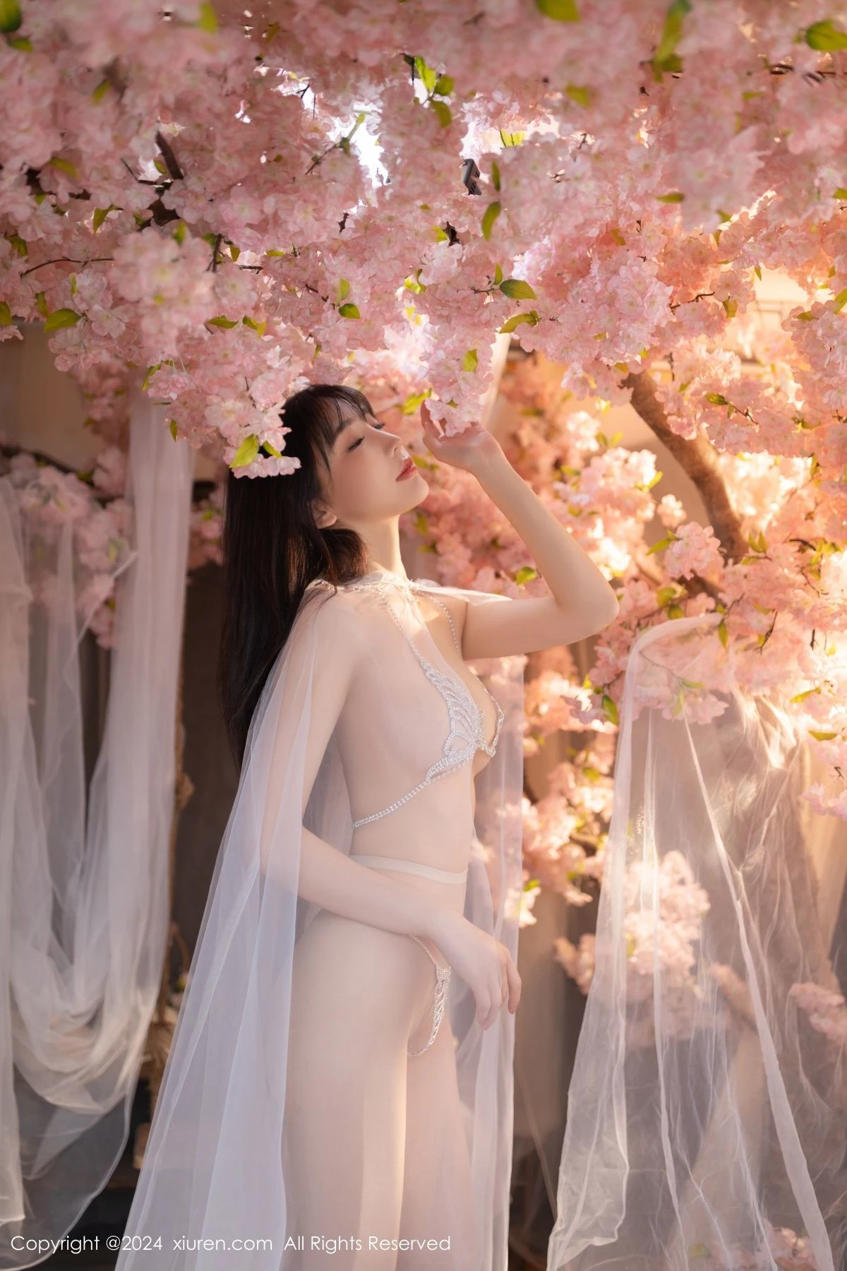 [XiuRen秀人网] 2024.07.04 No.8807 陆萱萱 性感美腿 [80P] NO.3