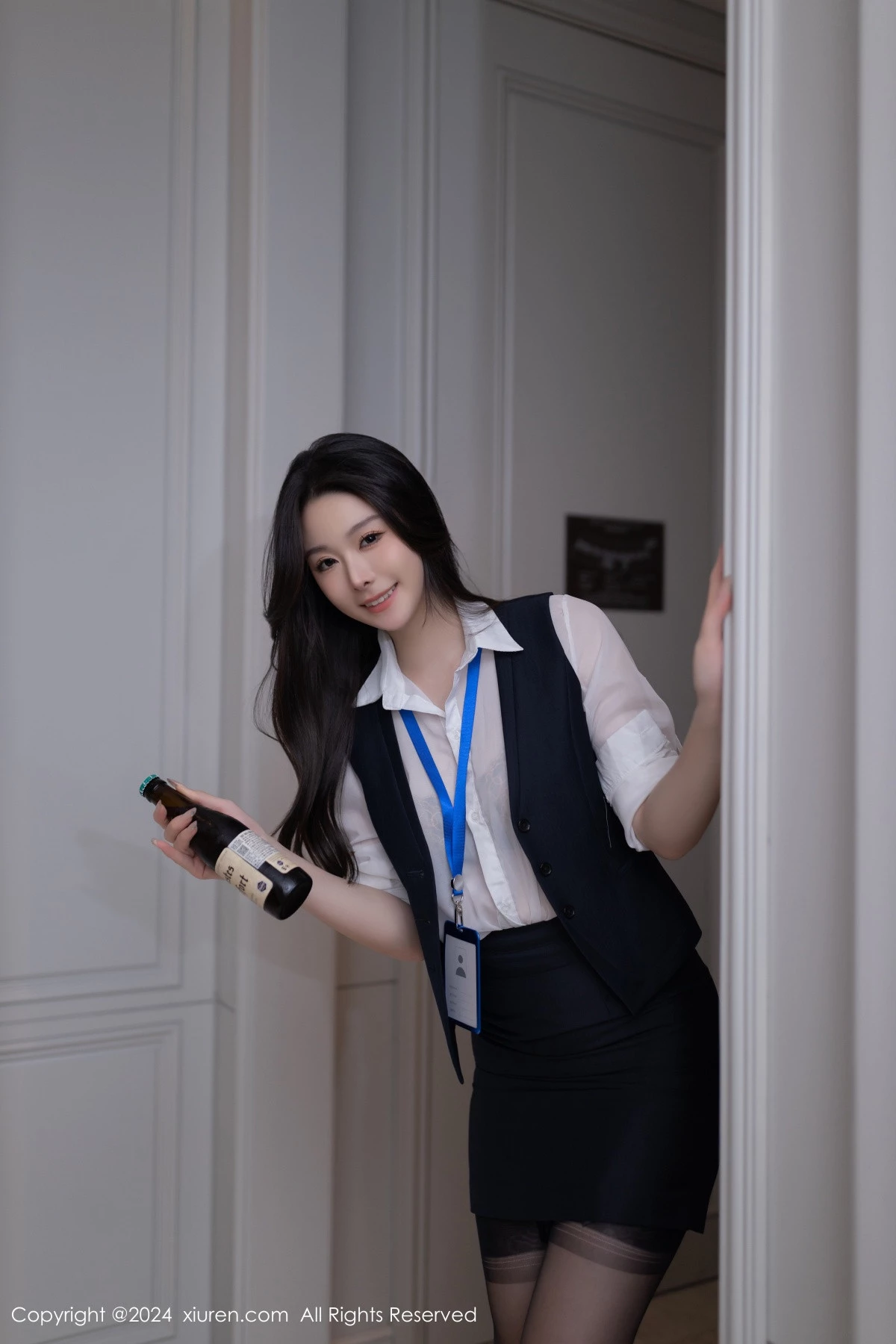 [XiuRen秀人网] 2024.07.04 No.8808 小逗逗 黑丝美腿 [80P] NO.1