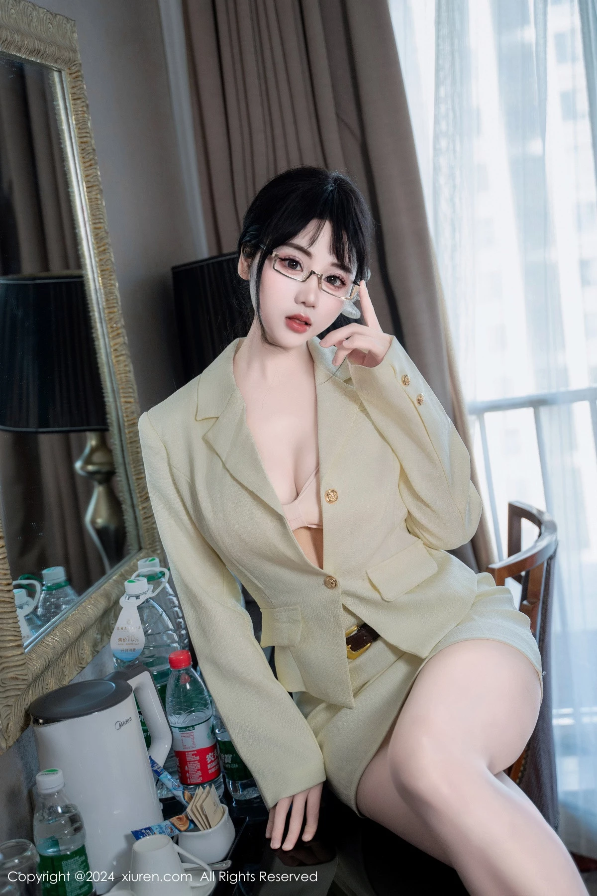 [XiuRen秀人网] 2024.06.18 No.8717 汐汐爱吃草莓 丝袜美腿 [86P] NO.12