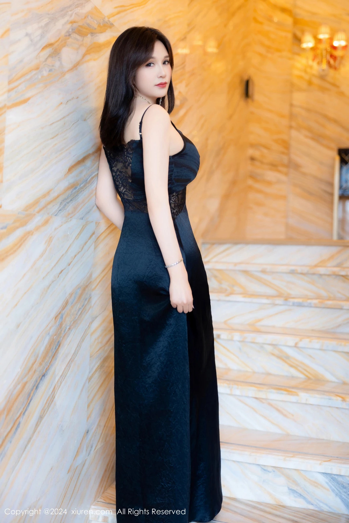 [XiuRen秀人网] 2024.07.09 No.8825 水水姐 黑丝美腿 [73P] NO.5