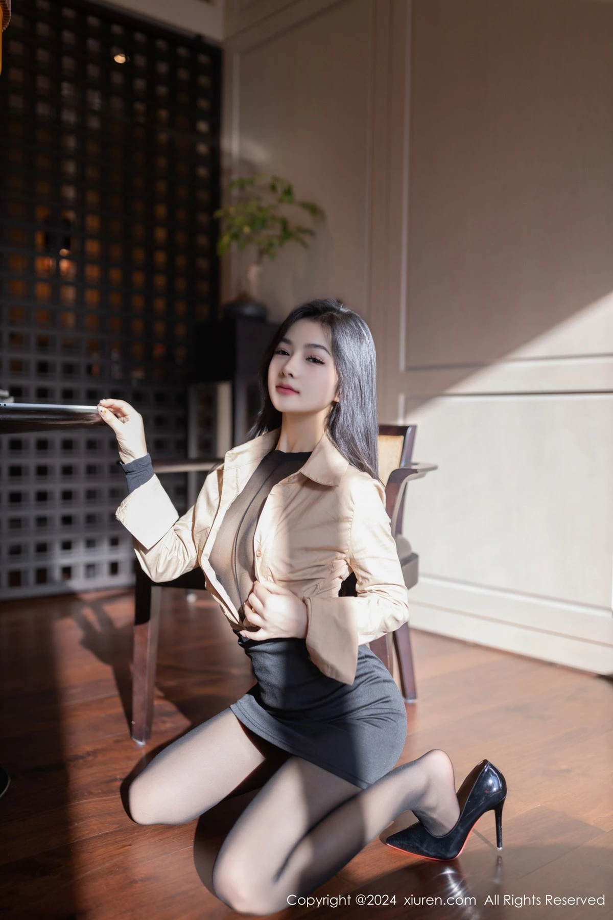 [XiuRen秀人网] 2024.07.10 No.8835 谭小灵 黑丝美腿 [80P] NO.9