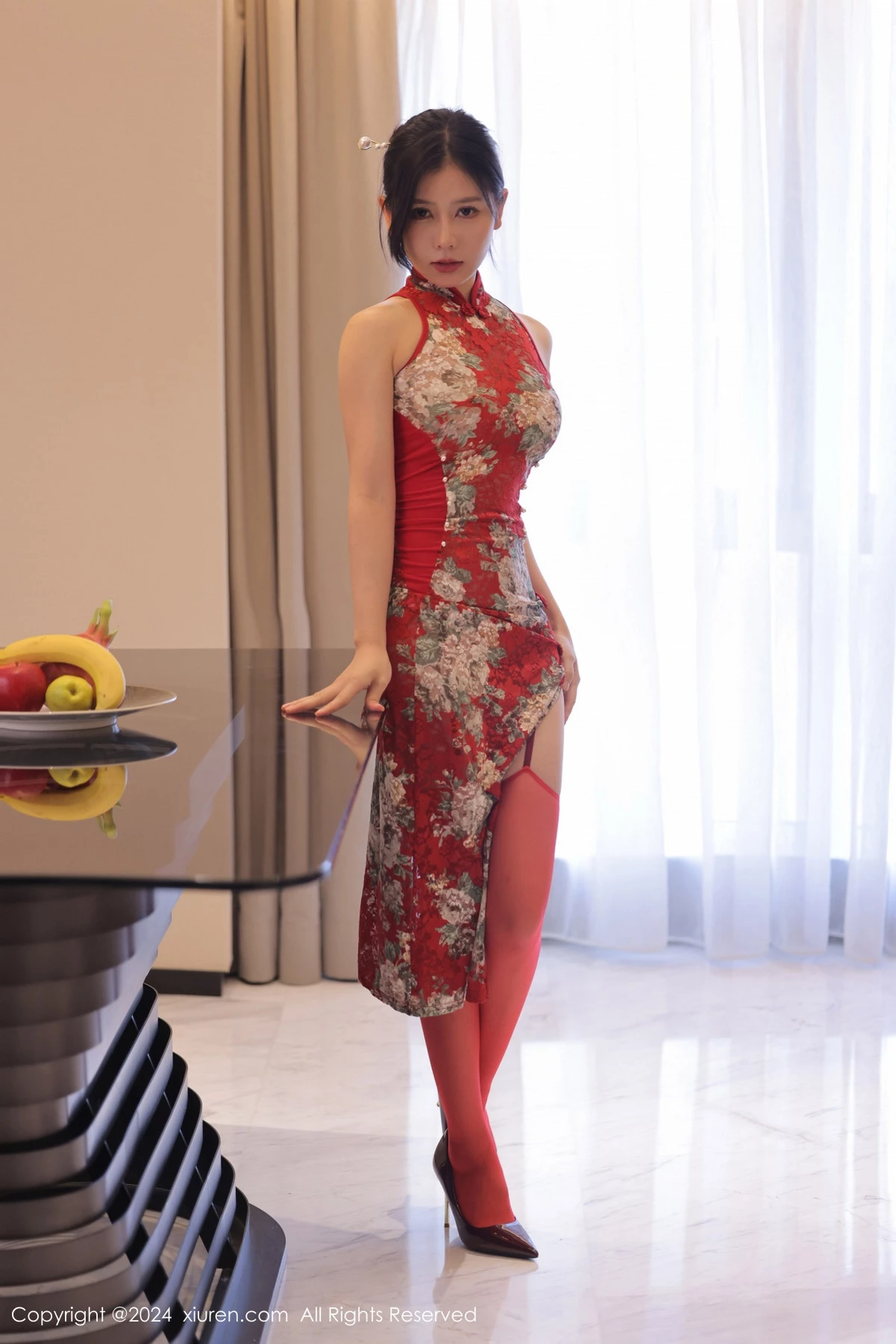 [XiuRen秀人网] 2024.07.17 No.8871 尹甜甜 丝袜美腿 [92P] NO.1