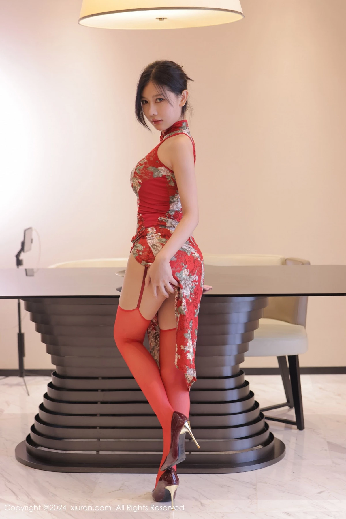 [XiuRen秀人网] 2024.07.17 No.8871 尹甜甜 丝袜美腿 [92P] NO.10