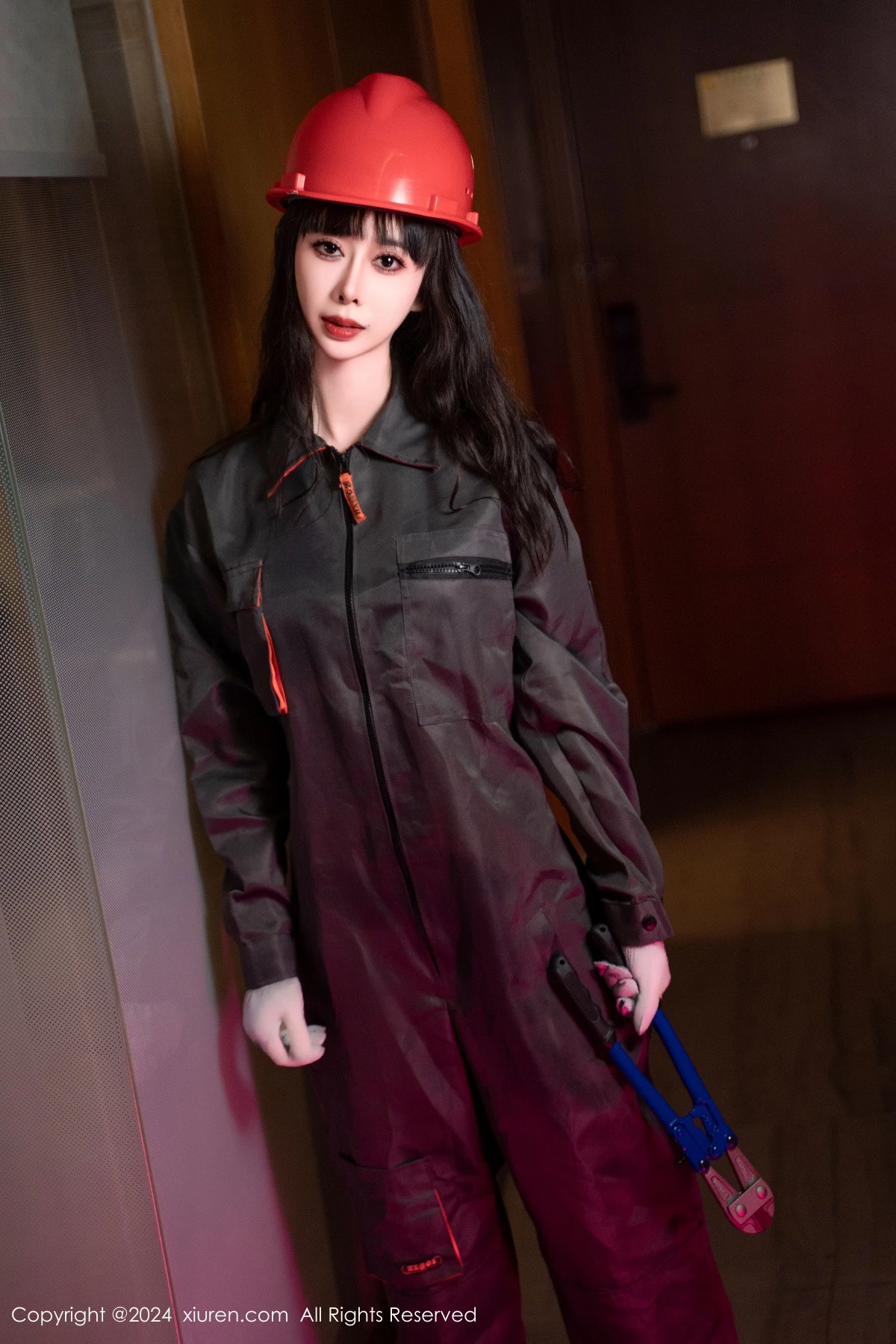 [XiuRen秀人网] 2024.07.30 No.8938 宝宝甜 美腿性感 [82P] NO.8