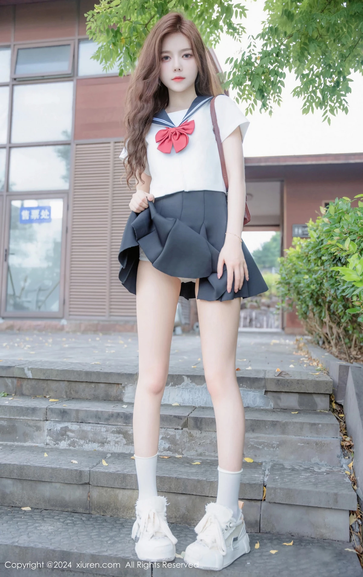 [XiuRen秀人网] 2024.08.01 No.8948 拍黄瓜girl 制服美腿 [81P] NO.8