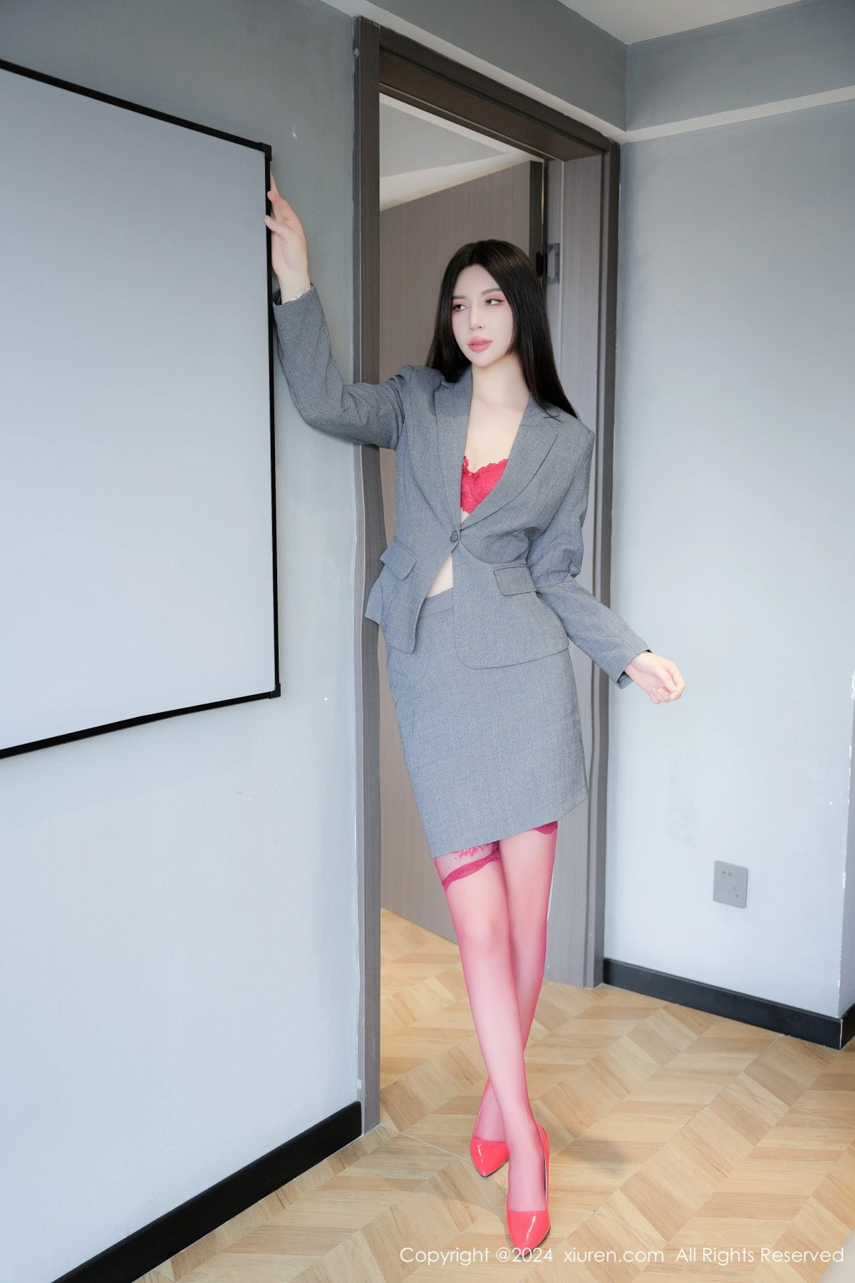 [XiuRen秀人网] 2024.08.05 No.8967 曼柔 丝袜美腿 [80P] NO.9