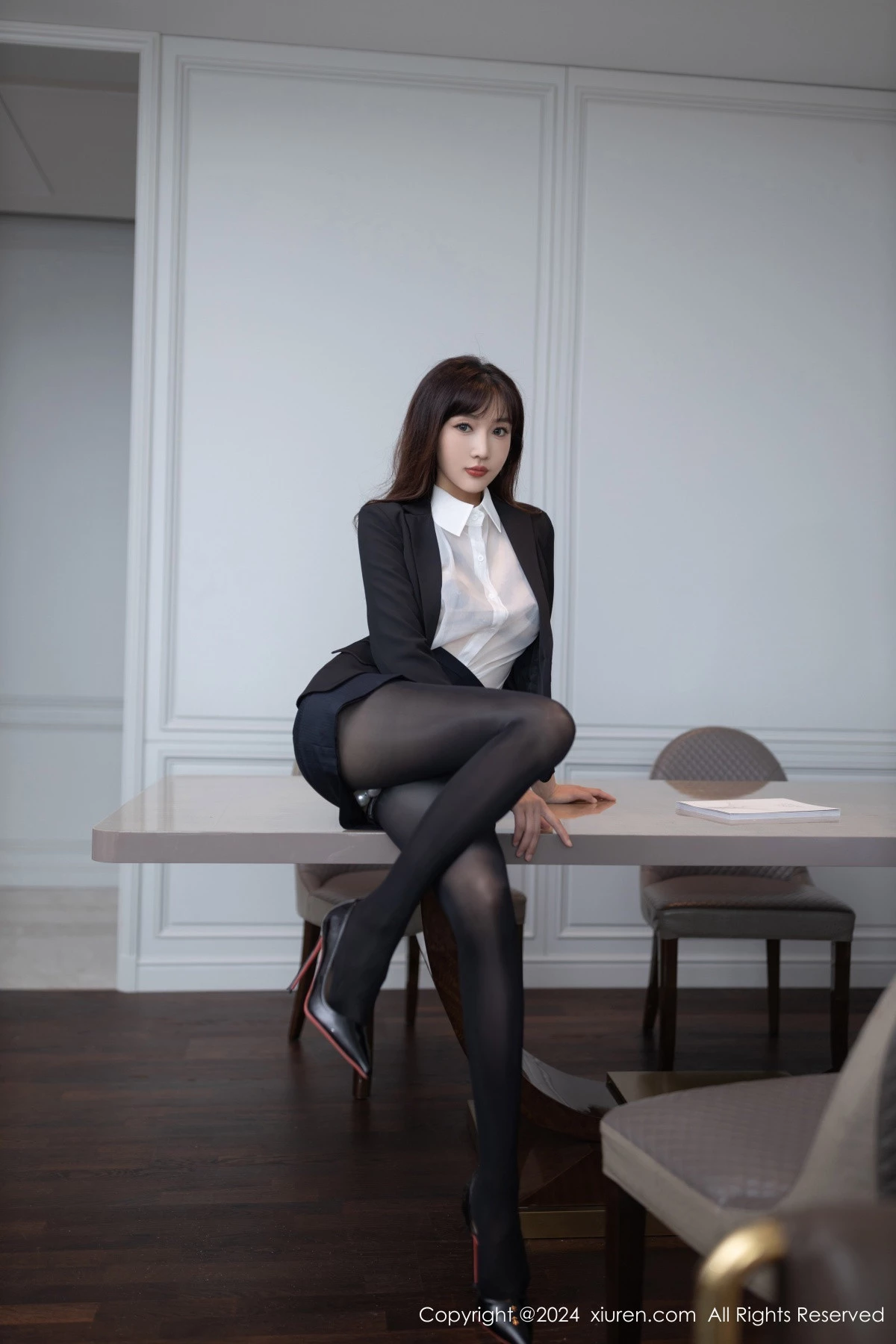 [XiuRen秀人网] 2024.08.08 No.8988 陆萱萱 黑丝美腿 [80P] NO.4