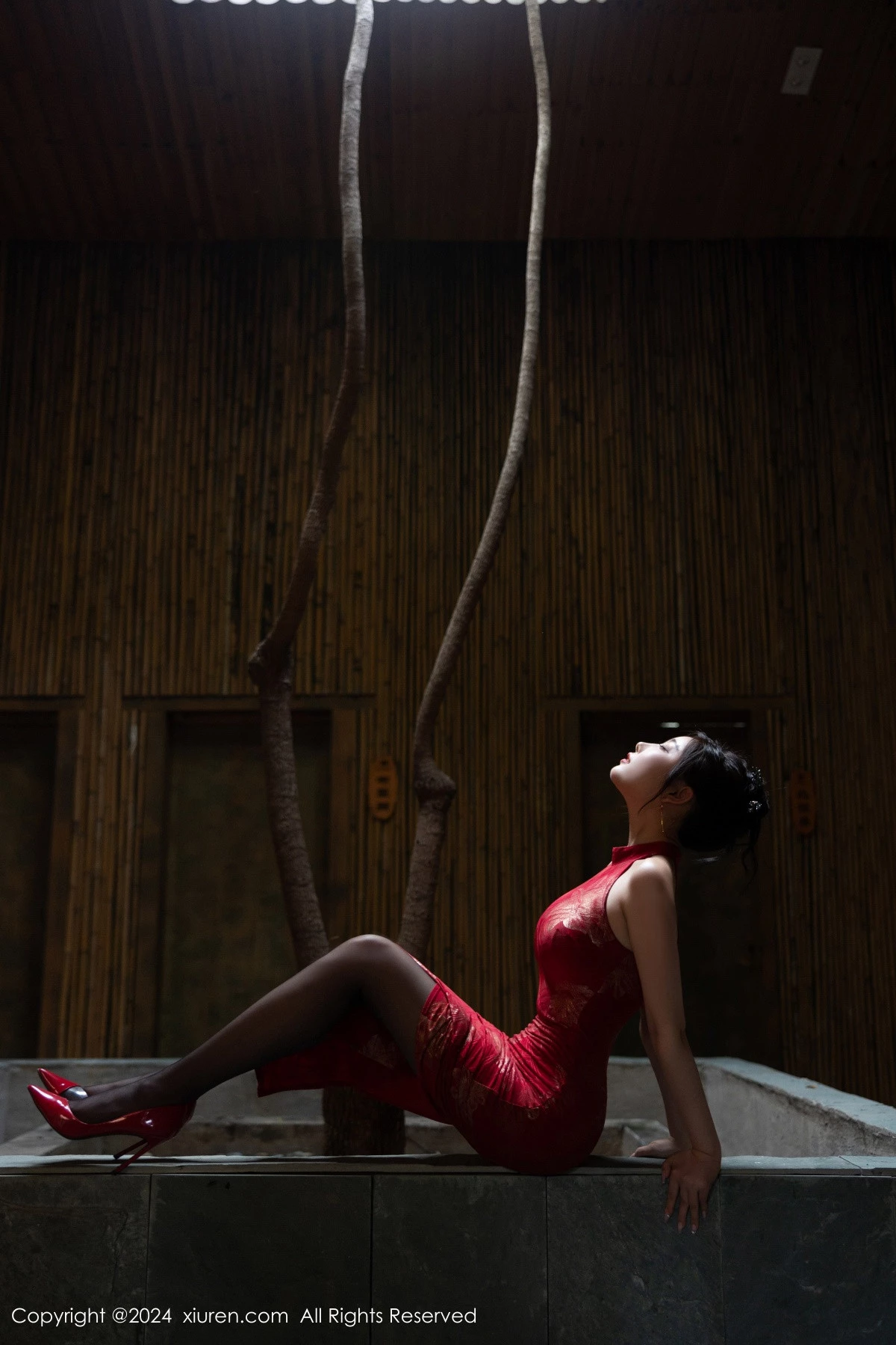 [XiuRen秀人网] 2024.08.09 No.8996 杨晨晨Yome 黑丝美腿 [81P] NO.8