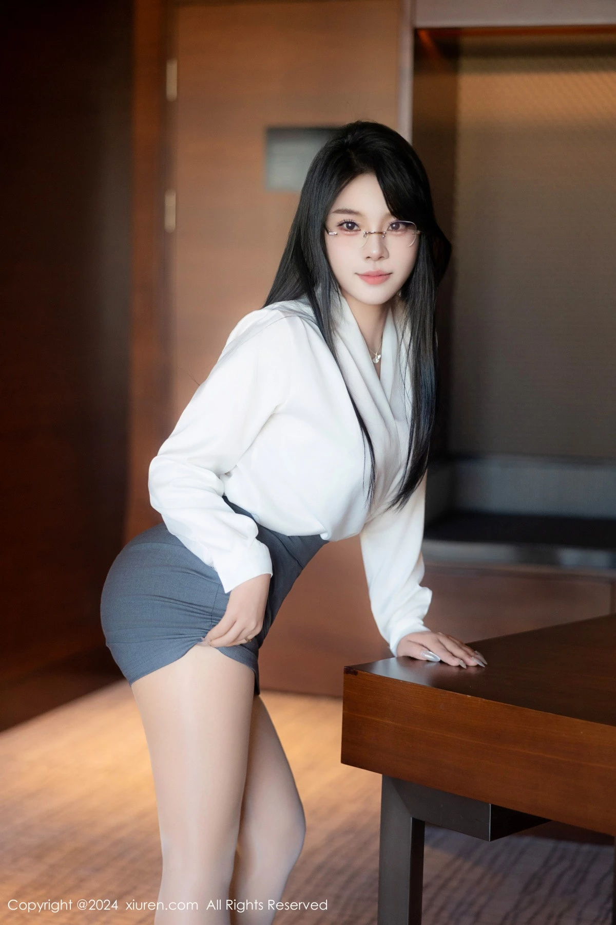 [XiuRen秀人网] 2024.08.09 No.8989 麦田 丝袜美腿 [83P] NO.9