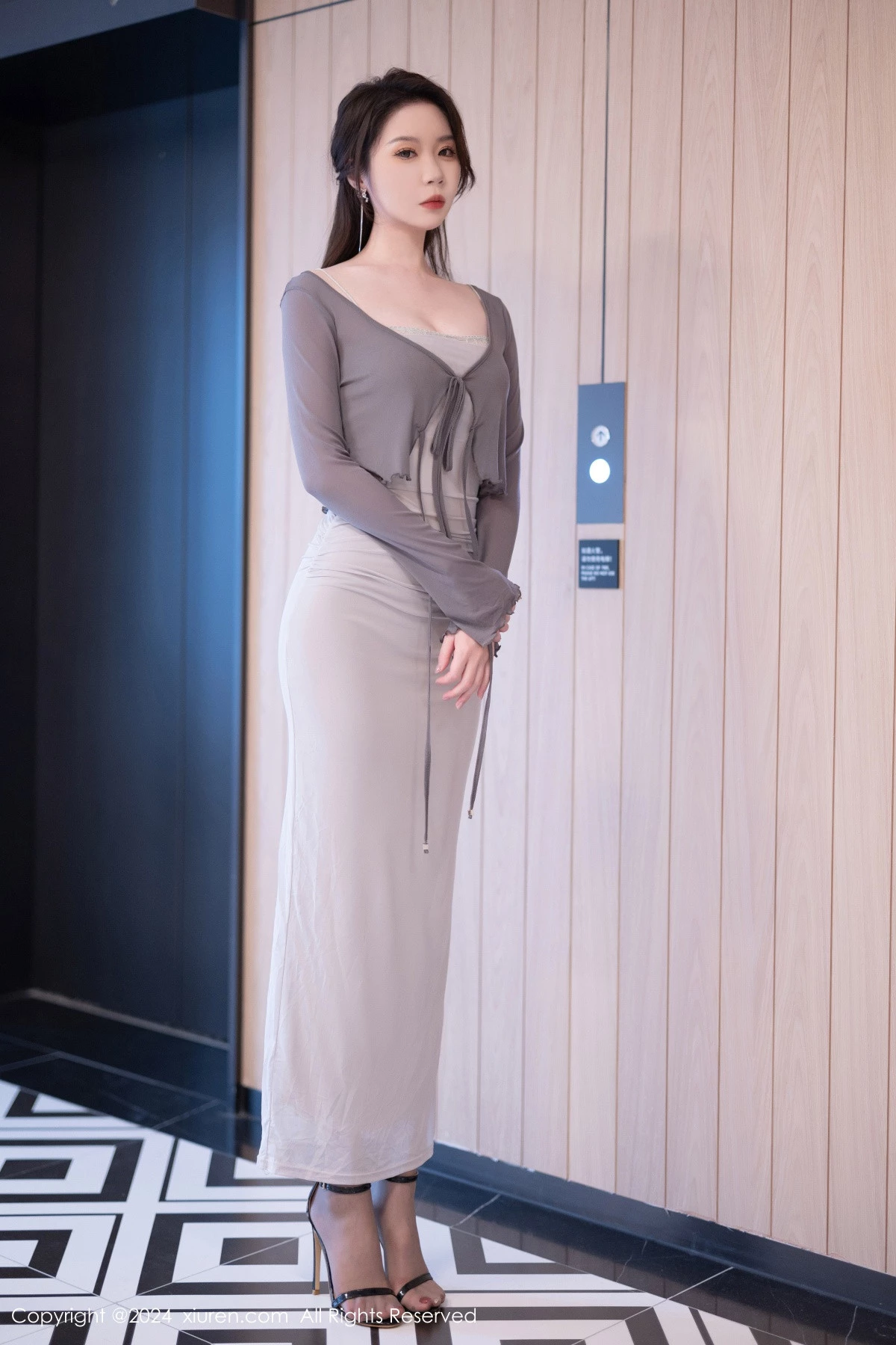 [XiuRen秀人网] 2024.08.13 No.9007 梦心玥 丝袜美腿 [100P] NO.1