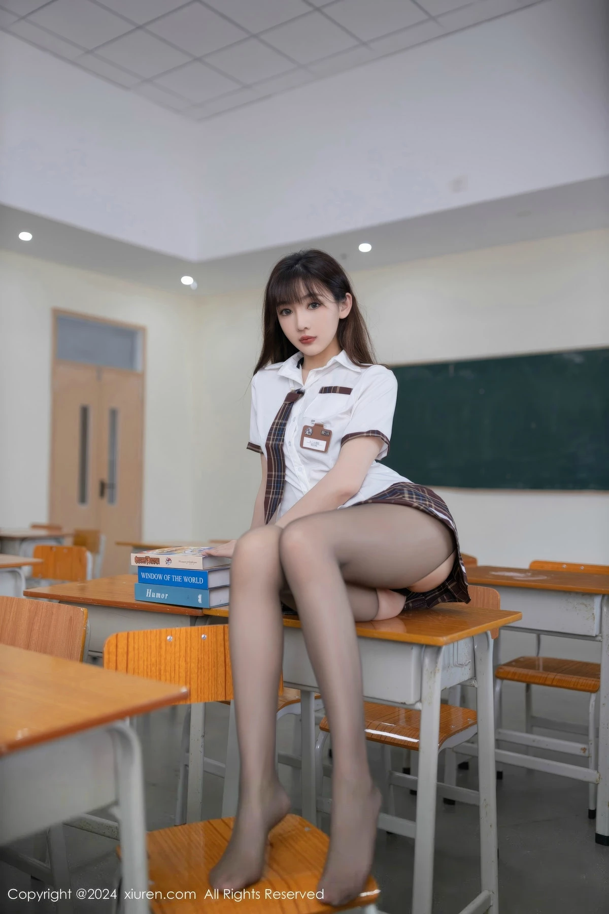 [XiuRen秀人网] 2024.07.25 No.8918 陆萱萱 黑丝美腿 [80P] NO.3