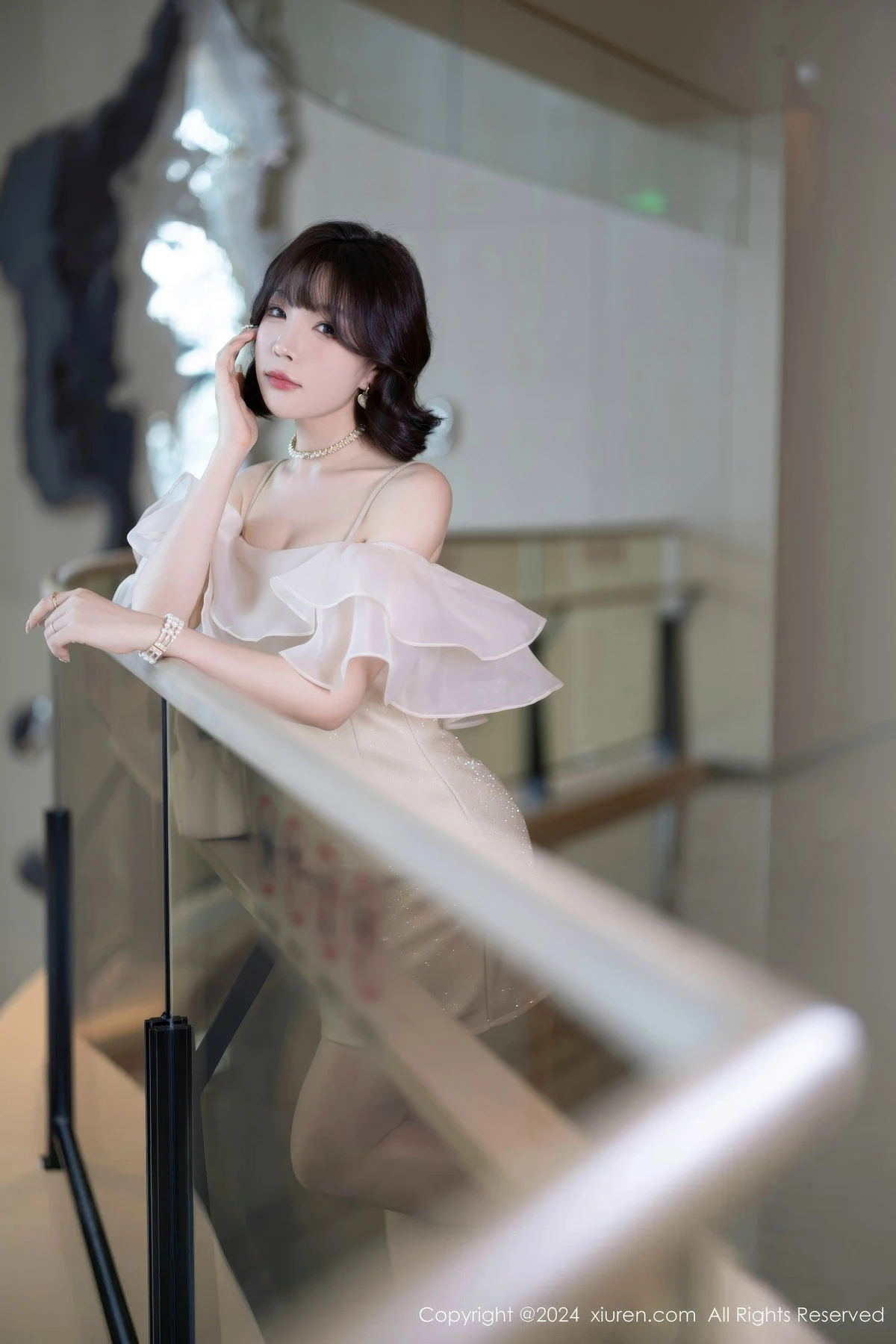 [XiuRen秀人网] 2024.07.25 No.8917 徐莉芝Booty 丝袜美腿 [90P] NO.8