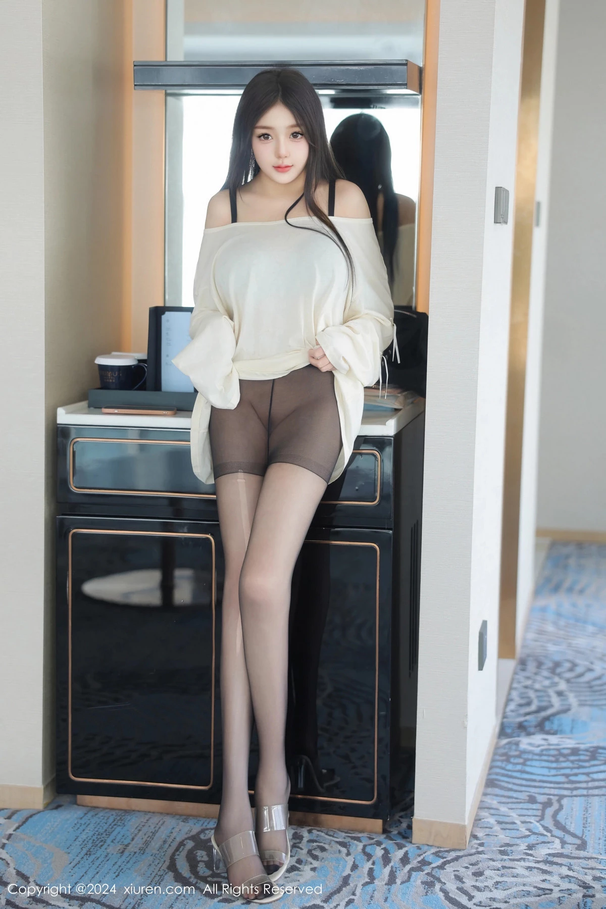 [XiuRen秀人网] 2024.08.30 No.9089 柚柚小奶瓶 黑丝美腿 [81P] NO.4