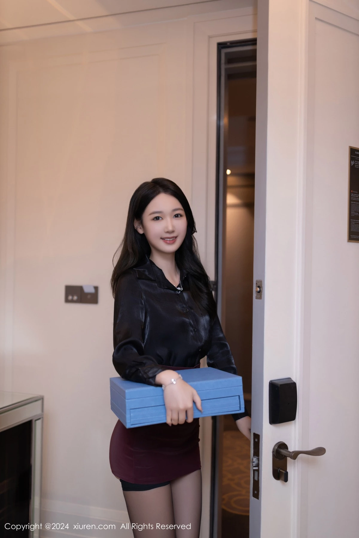 [XiuRen秀人网] 2024.09.02 No.9102 唐安琪 黑丝美腿 [88P] NO.2