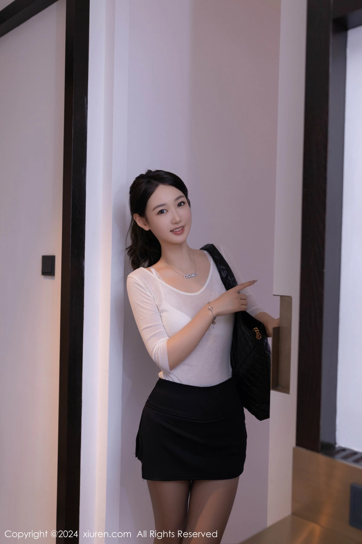 [XiuRen秀人网] 2024.08.19 No.9036 唐安琪 短裙丝袜 [84P] NO.11