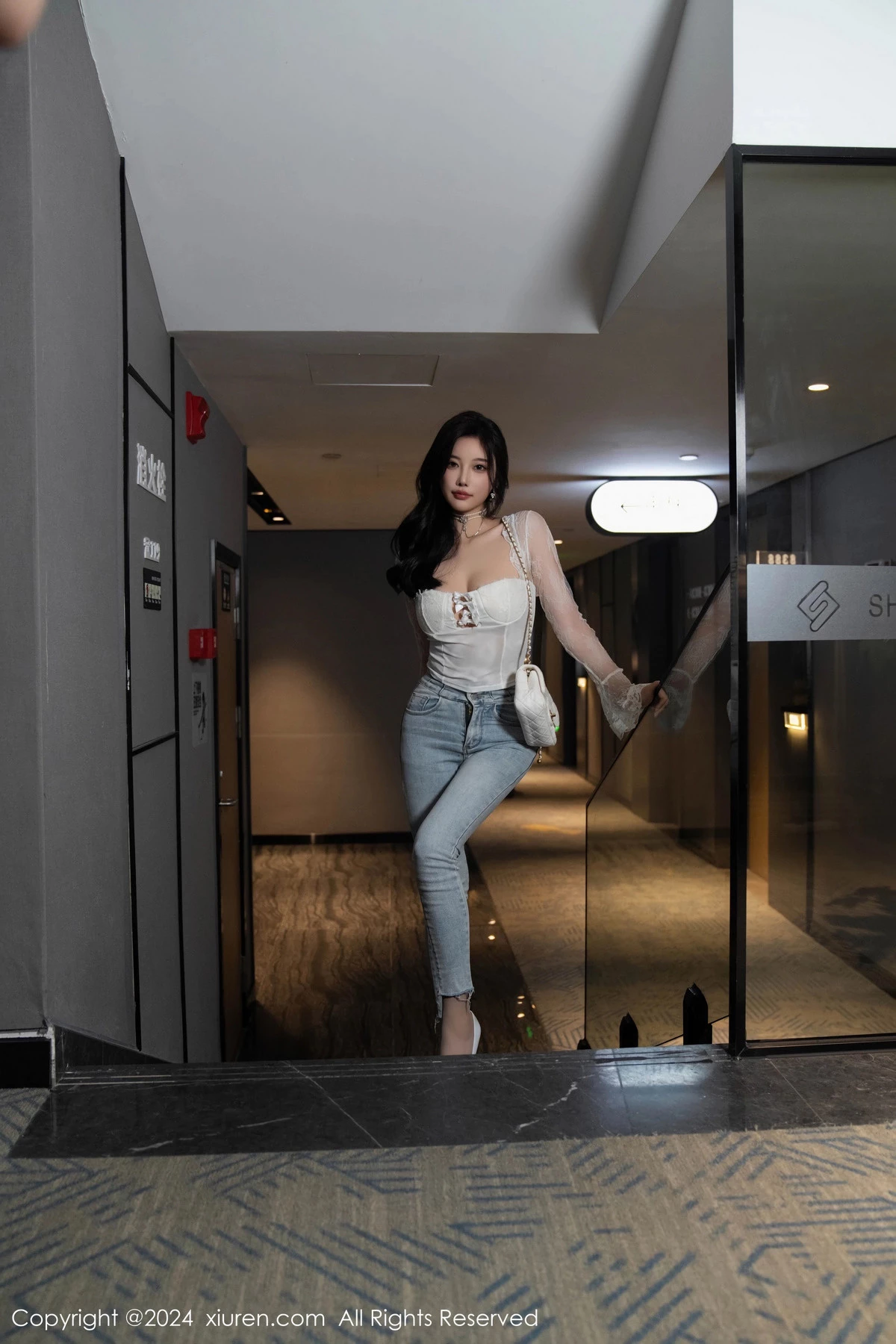 [XiuRen秀人网] 2024.09.10 No.9140 杨晨晨Yome 牛仔裤美臀 [80+1P] NO.7