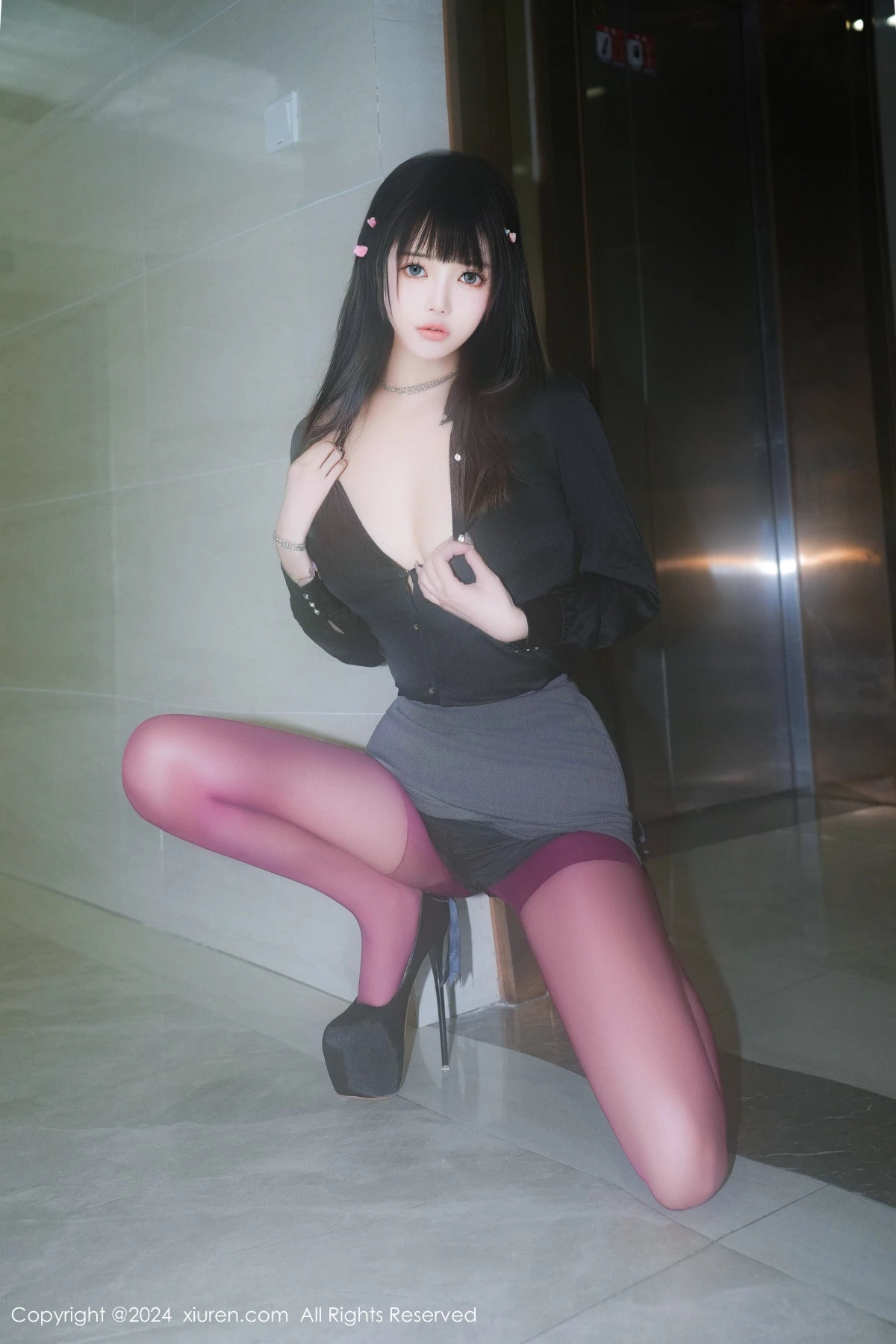 [XiuRen秀人网] 2024.09.11 No.9142 小兔纯纯 丝袜美腿 [78+1P] NO.1