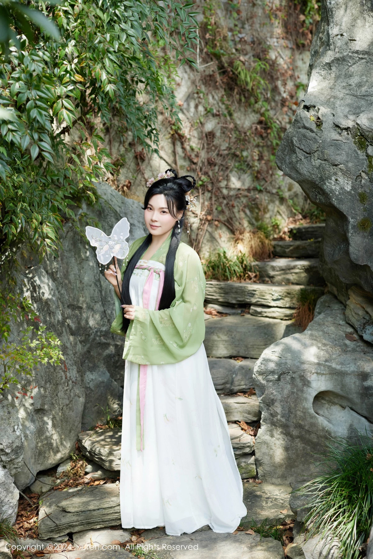 [XiuRen秀人网] 2024.09.14 No.9162 麦田 性感美臀 [72P] NO.1