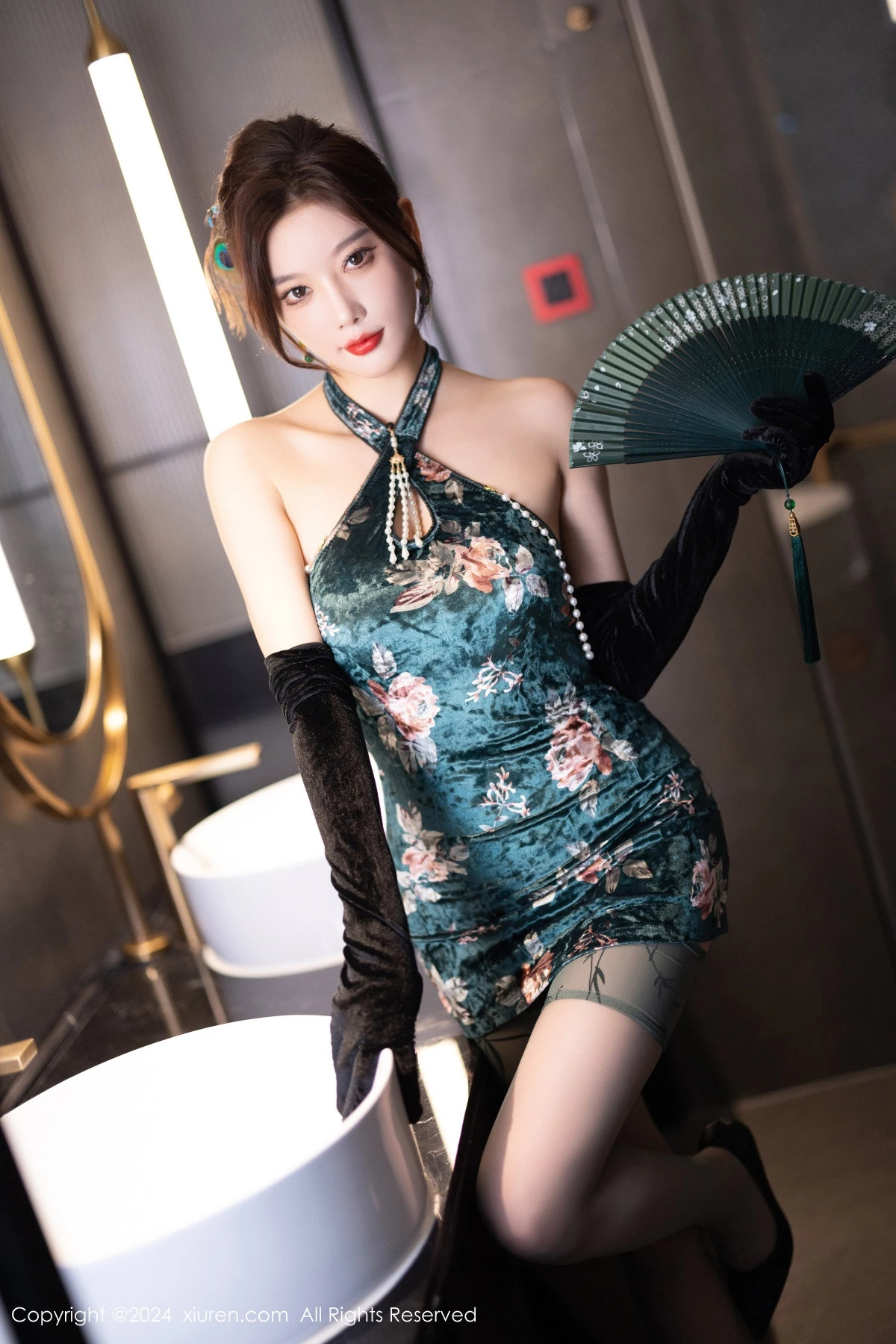 [XiuRen秀人网] 2024.09.14 No.9165 杨晨晨Yome 黑丝美腿 [83P] NO.5