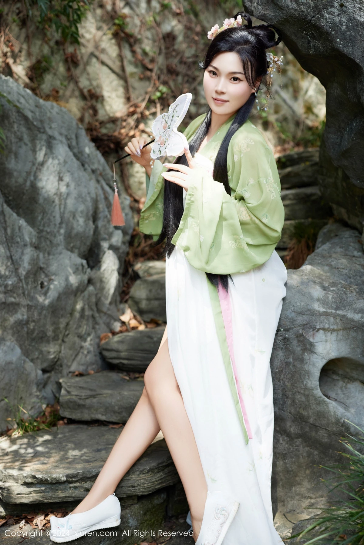 [XiuRen秀人网] 2024.09.14 No.9162 麦田 性感美臀 [72P] NO.2