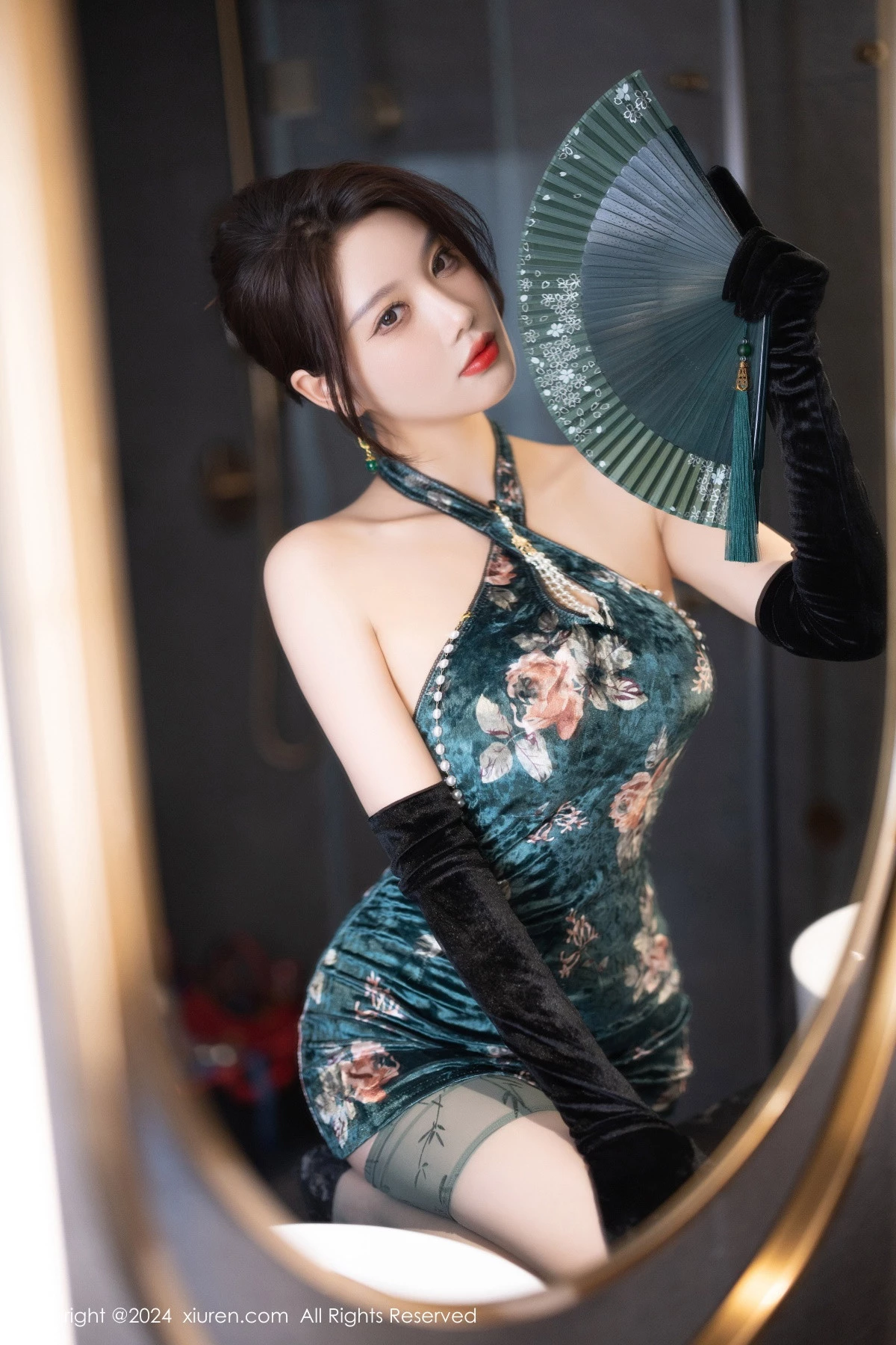 [XiuRen秀人网] 2024.09.14 No.9165 杨晨晨Yome 黑丝美腿 [83P] NO.8