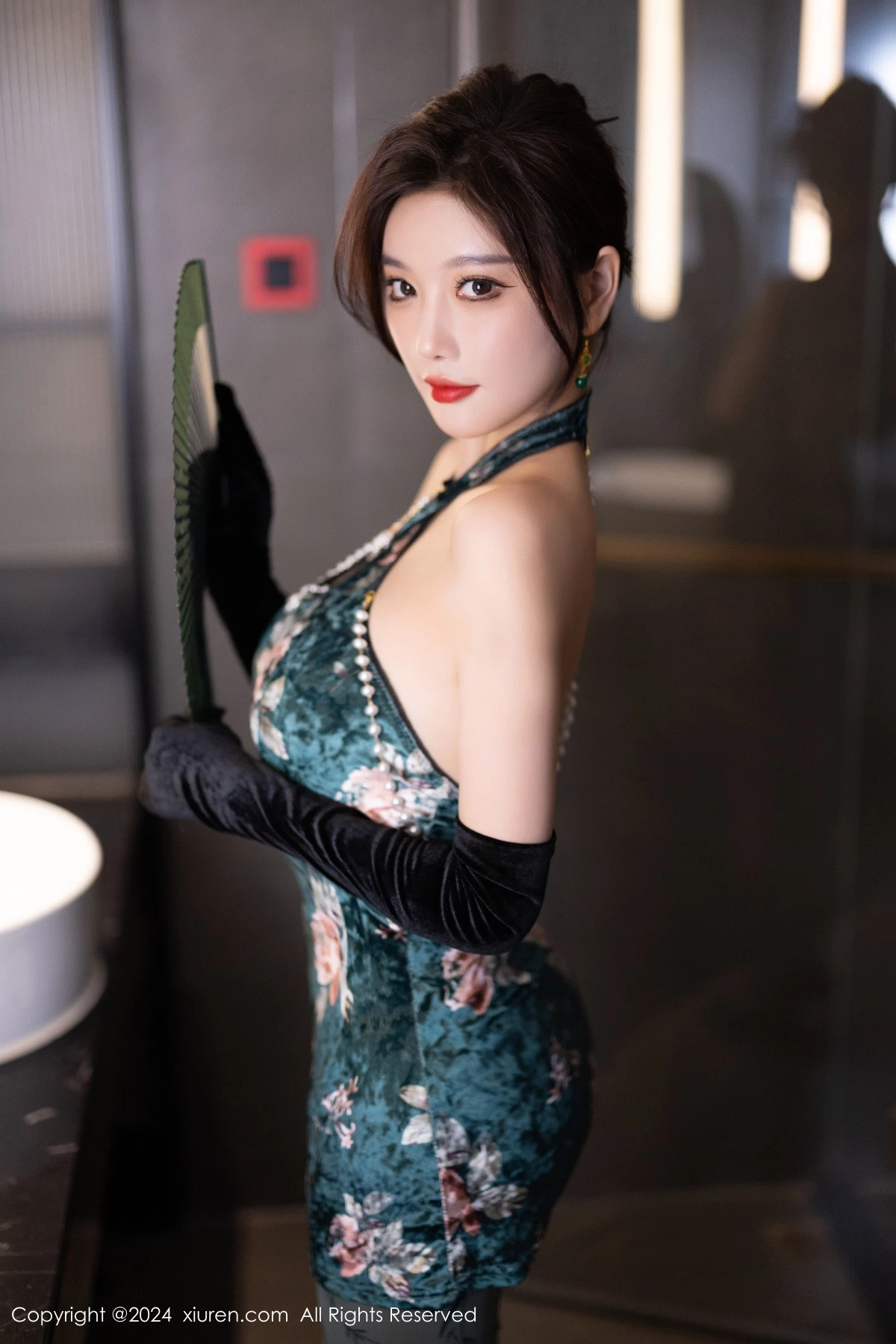 [XiuRen秀人网] 2024.09.14 No.9165 杨晨晨Yome 黑丝美腿 [83P] NO.4